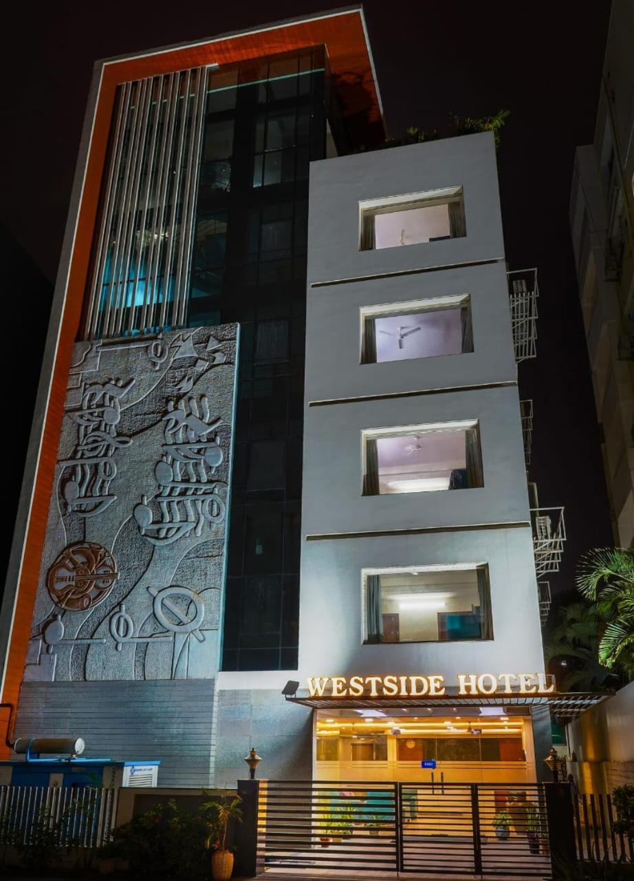 Westside Gachibowli Hotel *