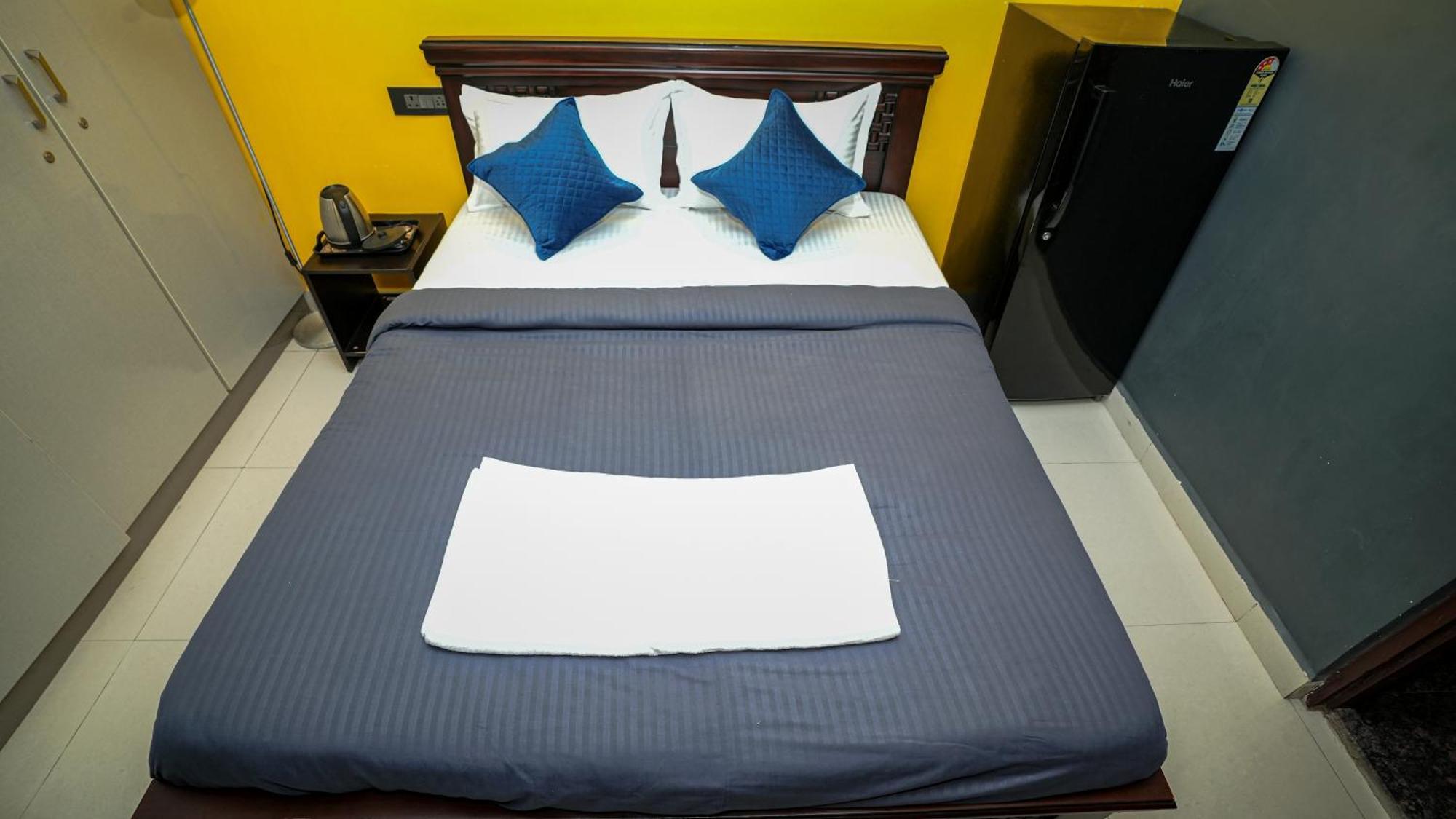 Hivee-1 & Living Ac Apartment
