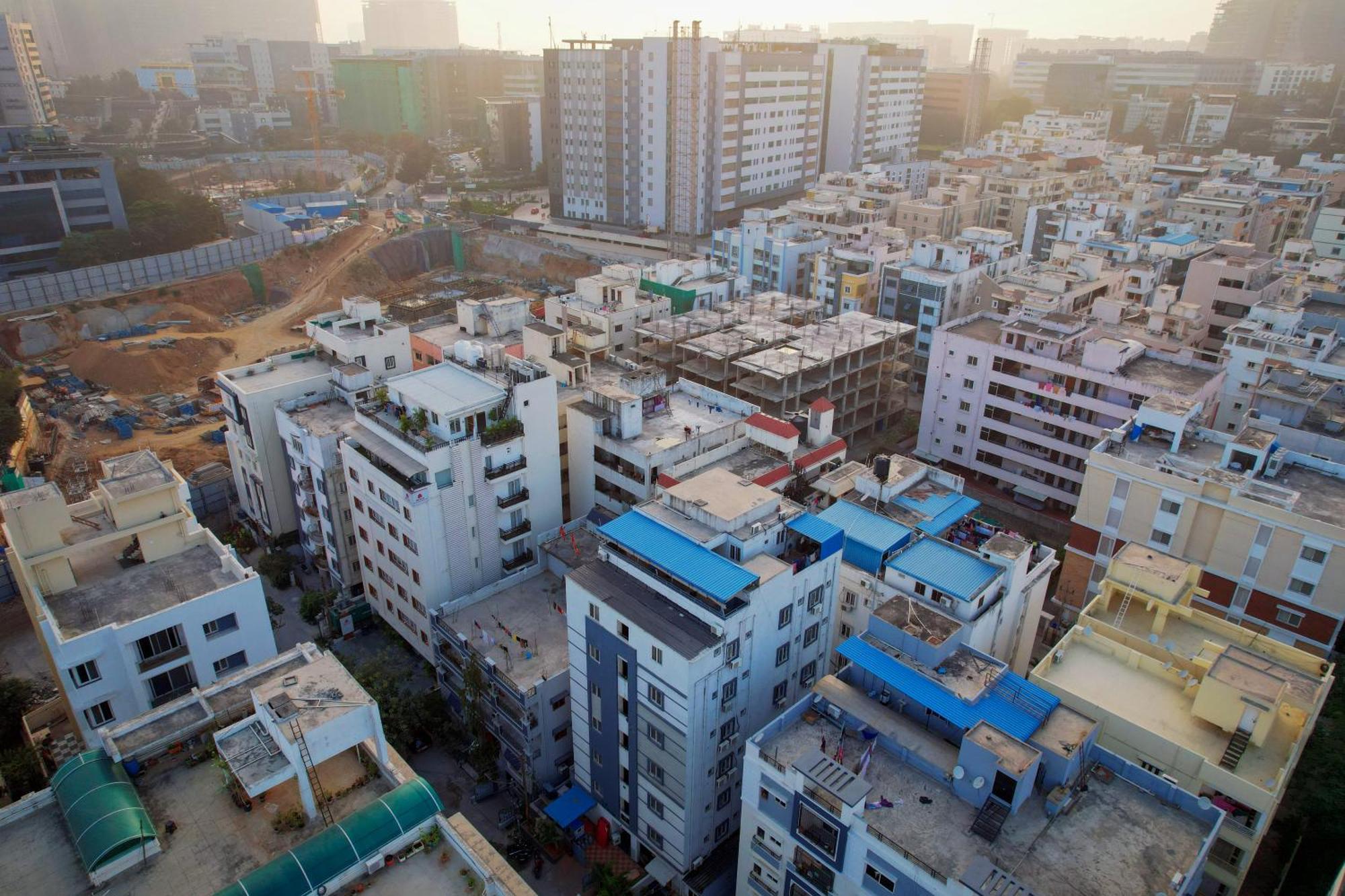 Hivee-1 & Living Ac Apartment