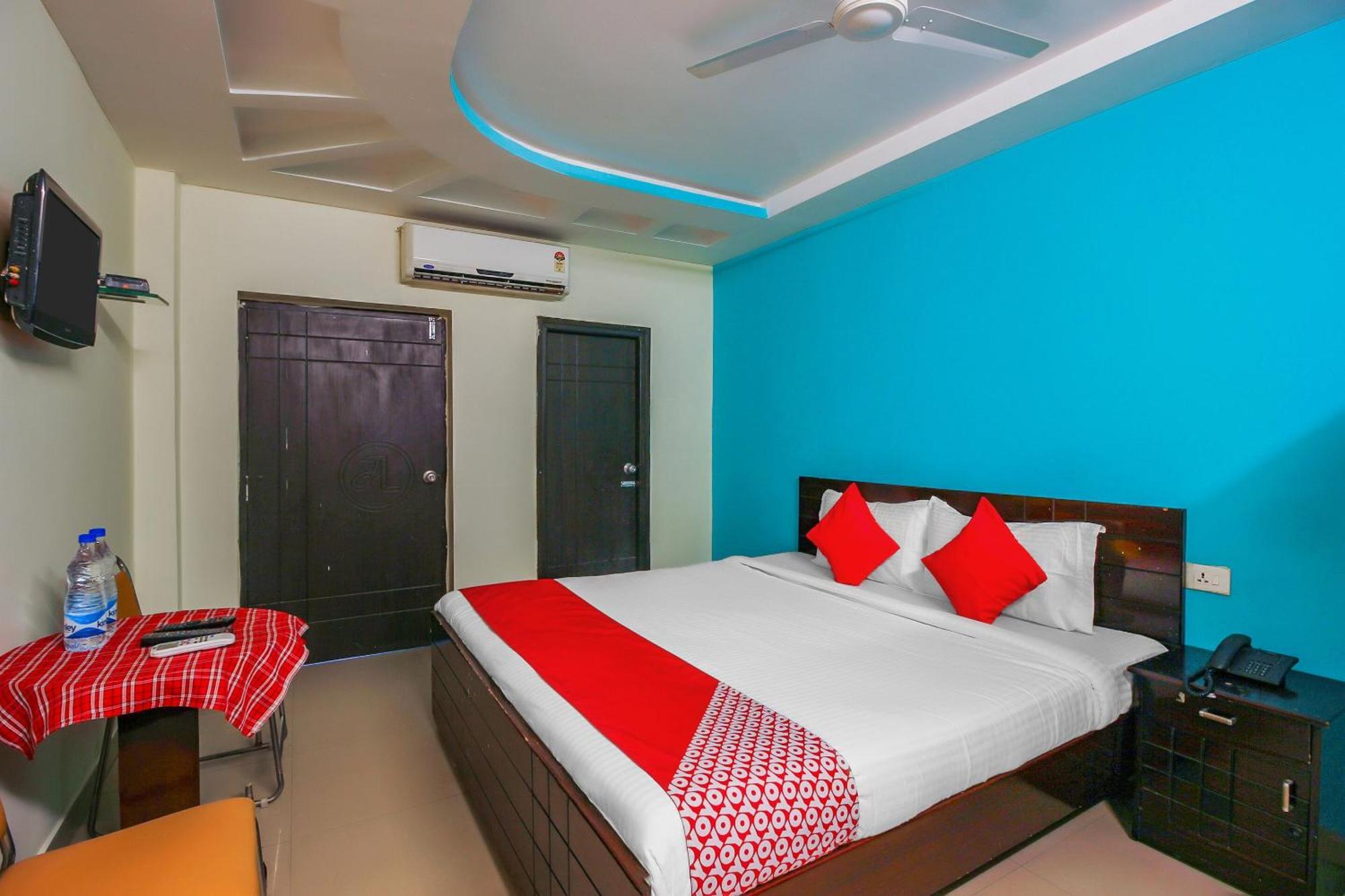 Collection O Aishwarya Grand Hotel