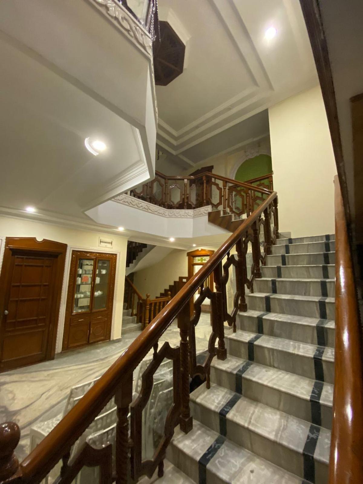 Kp Suites Metro Hotel