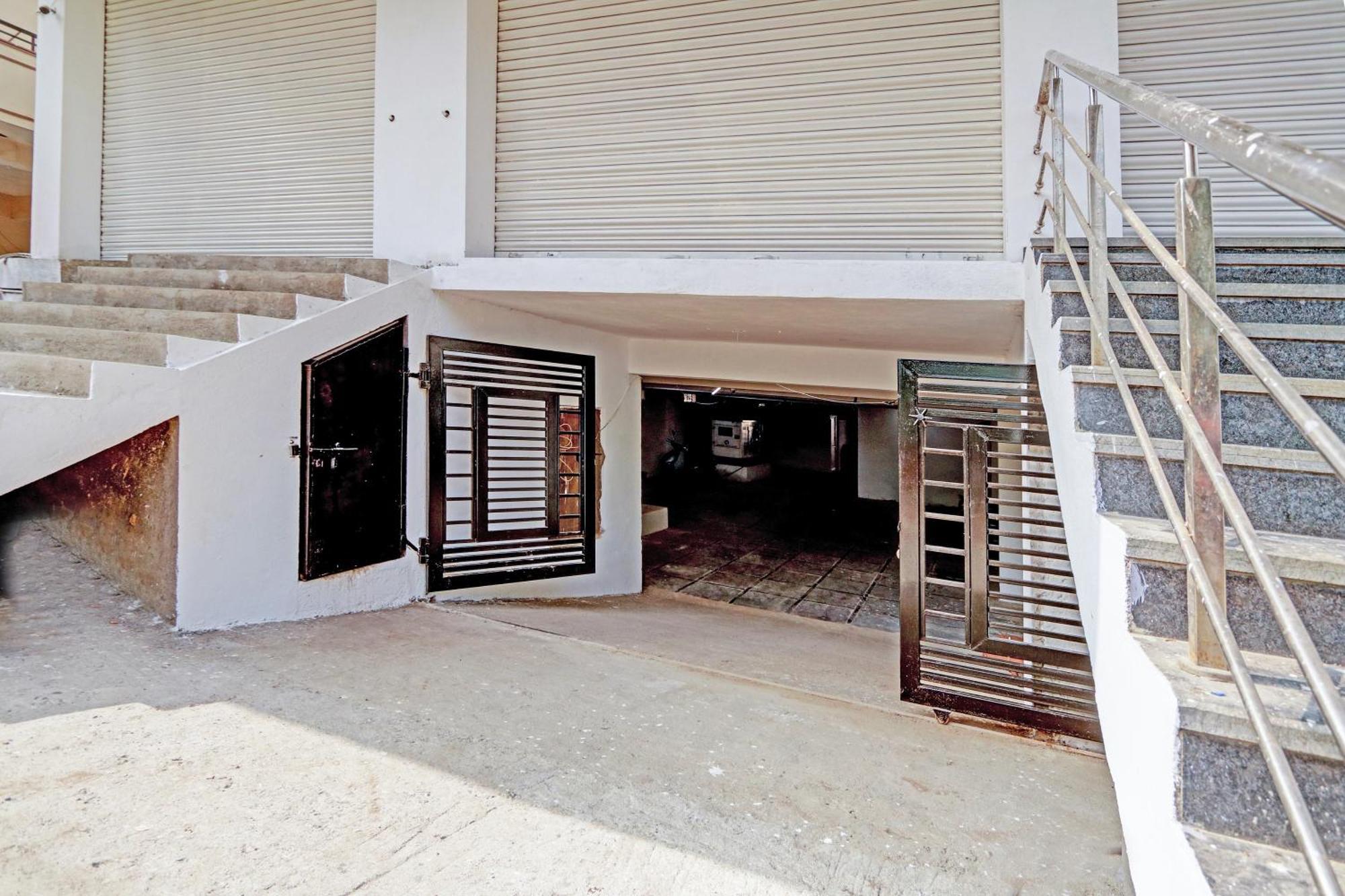 Hotel O Sriman