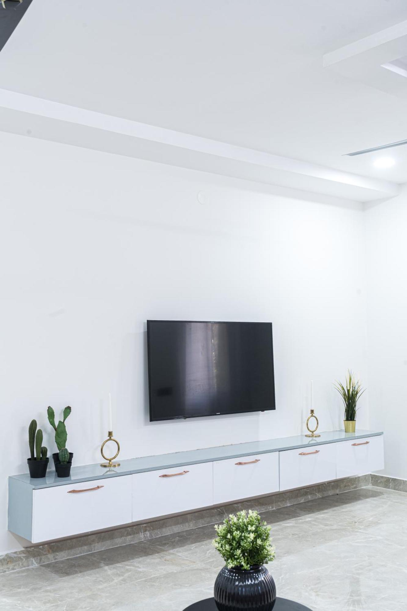 Luxury 3 Bhk Flat In