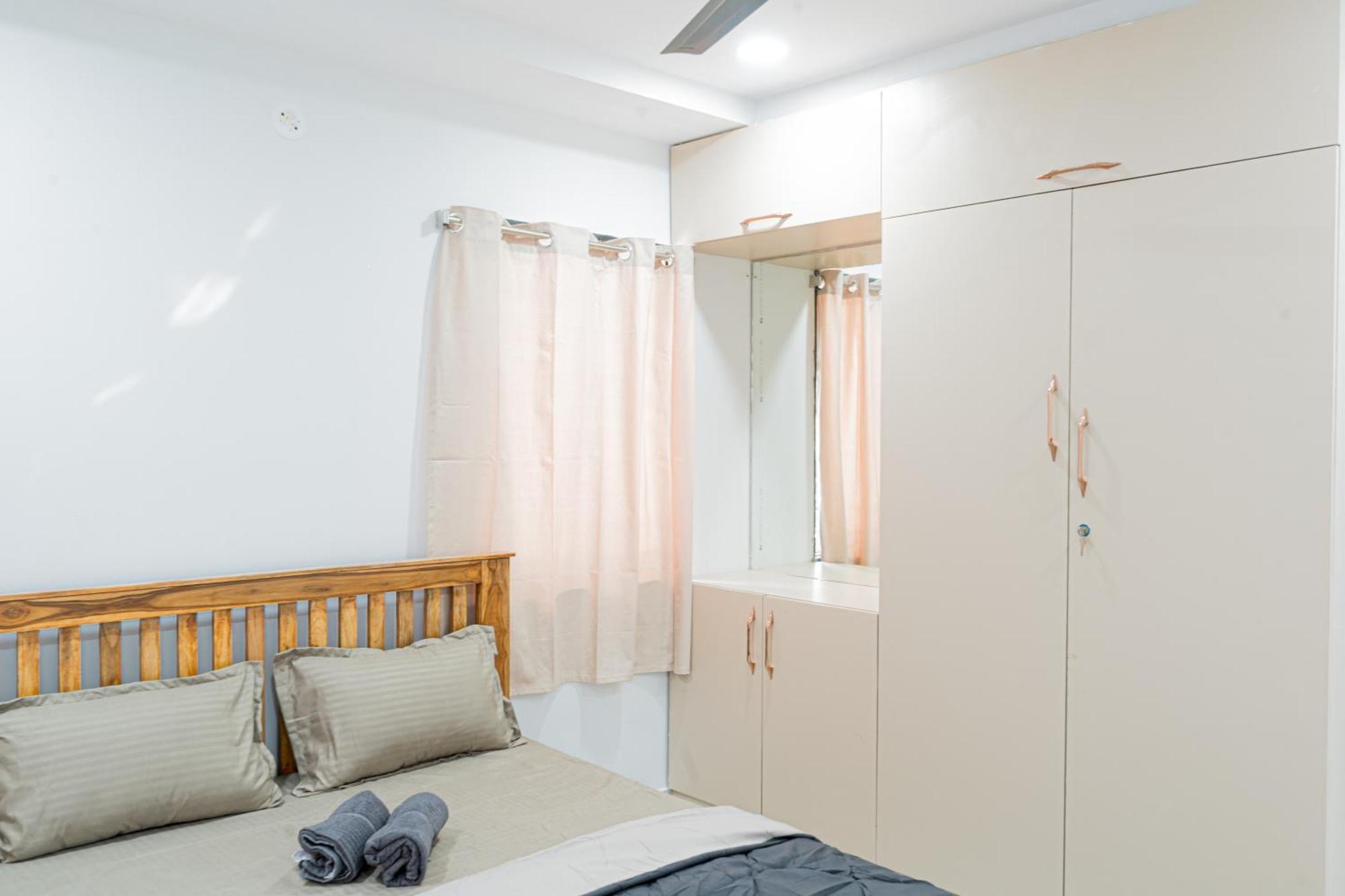 Luxury 3 Bhk Flat In Apartment