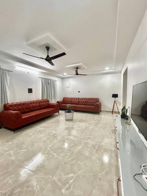 Luxury 3 Bhk Flat In Apartment