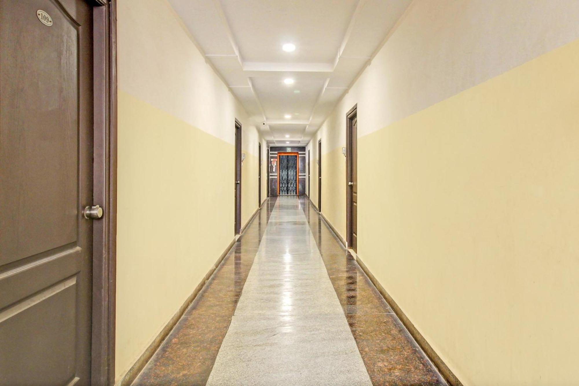 Hotel Collection O Way Familiar, Near Kothaguda X Road 3*