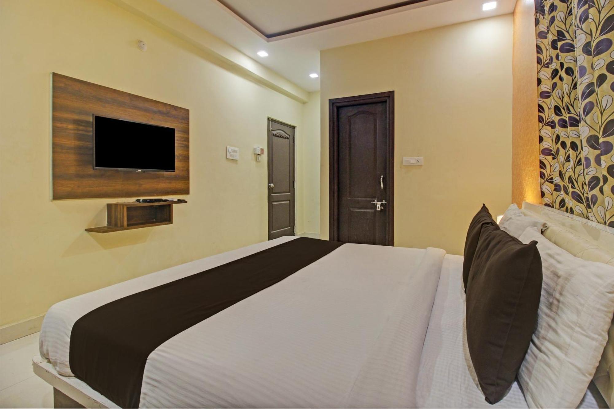 Hotel Collection O Way Familiar, Near Kothaguda X Road Hyderabad