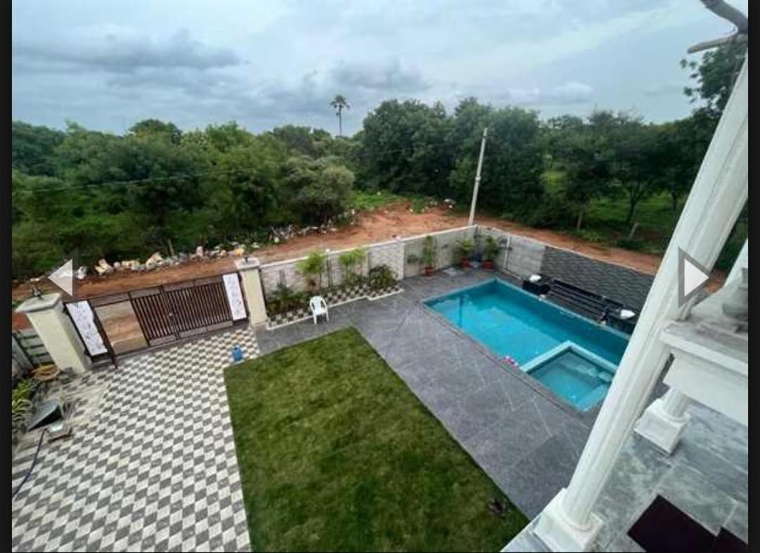 Villa Runaway *