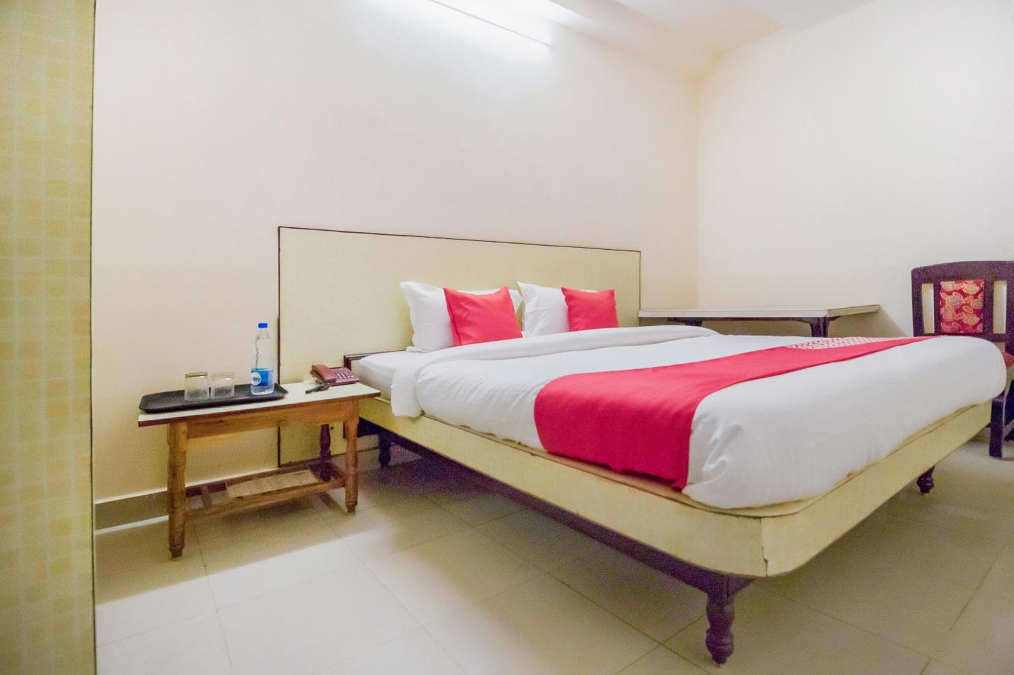 Hotel New Platinum Opp New Malakpet Metro Station 3*