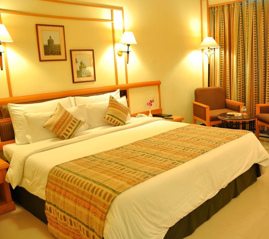 Hotel Aditya Park-a Sarovar Portico
