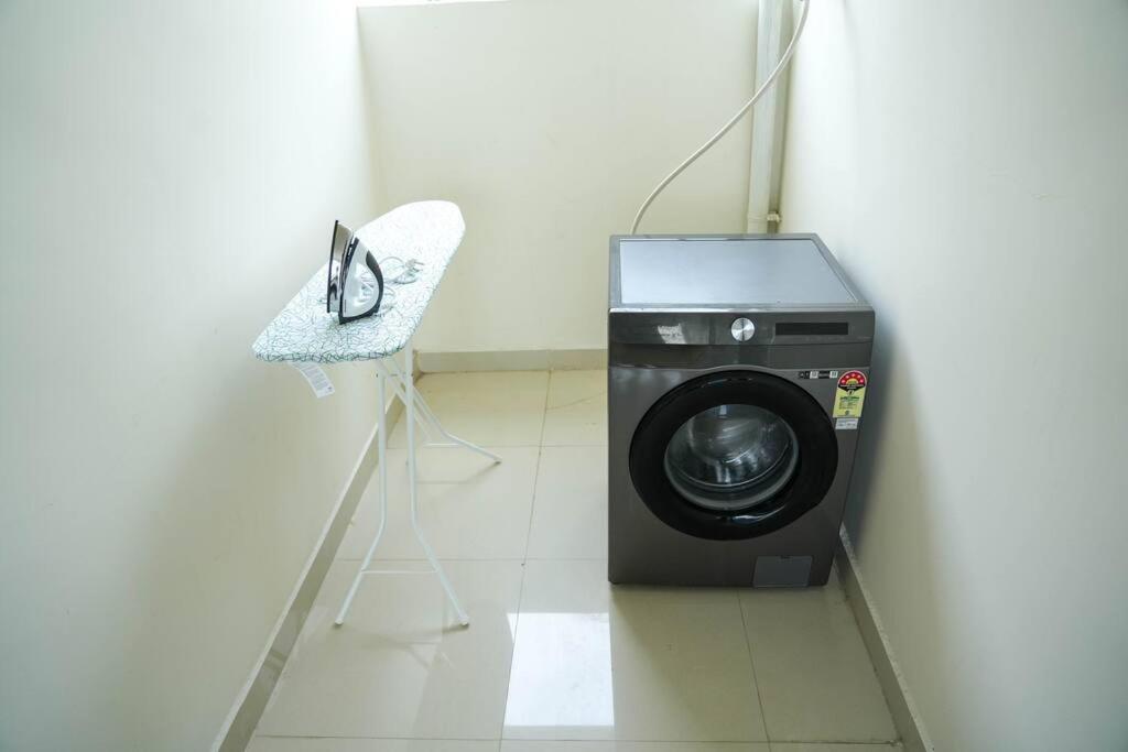 A/c With Queen Bed Gachibowli *