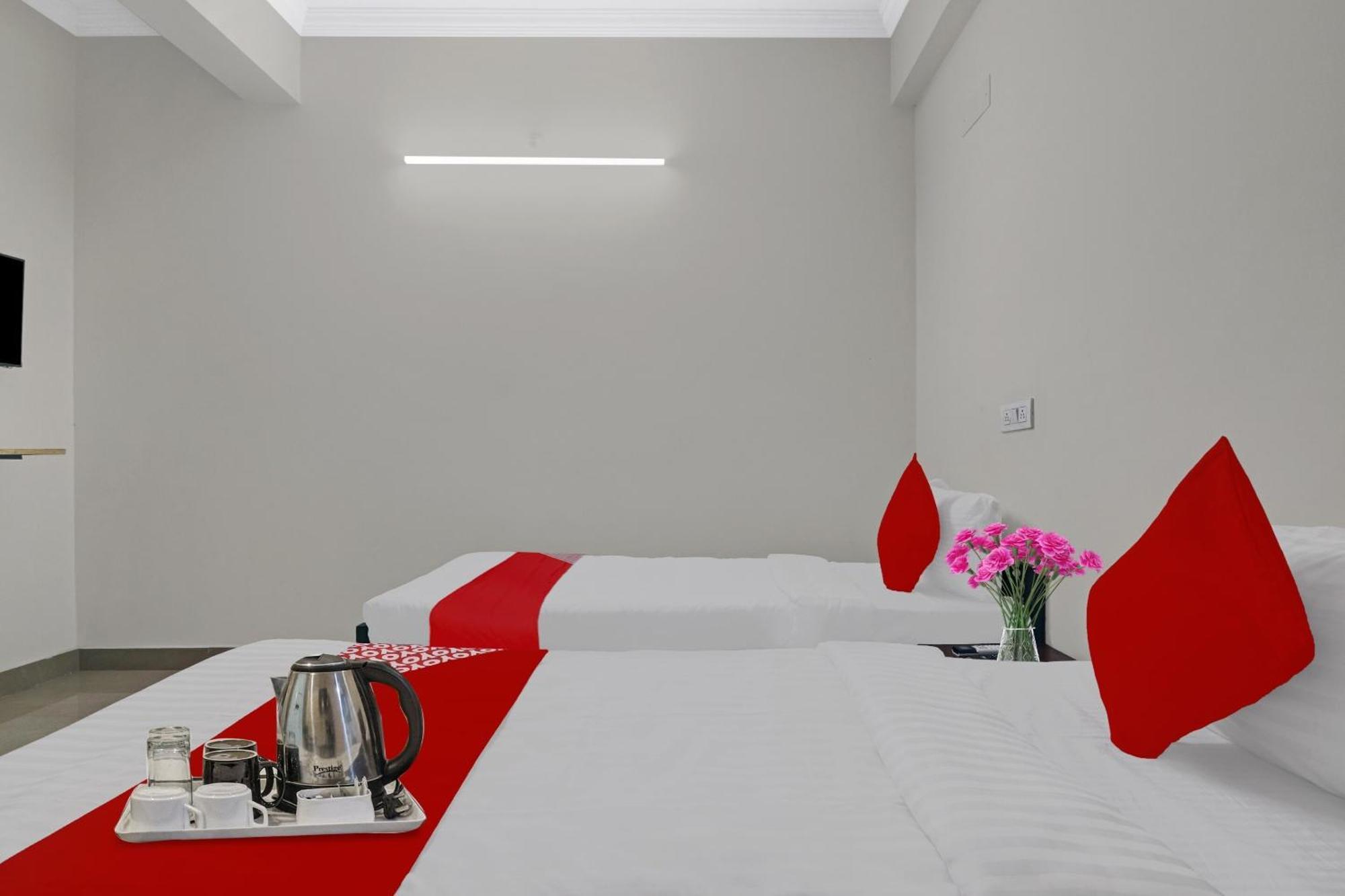 Oyo Vijay Laxmi Residency Near Erragadda Metro Station