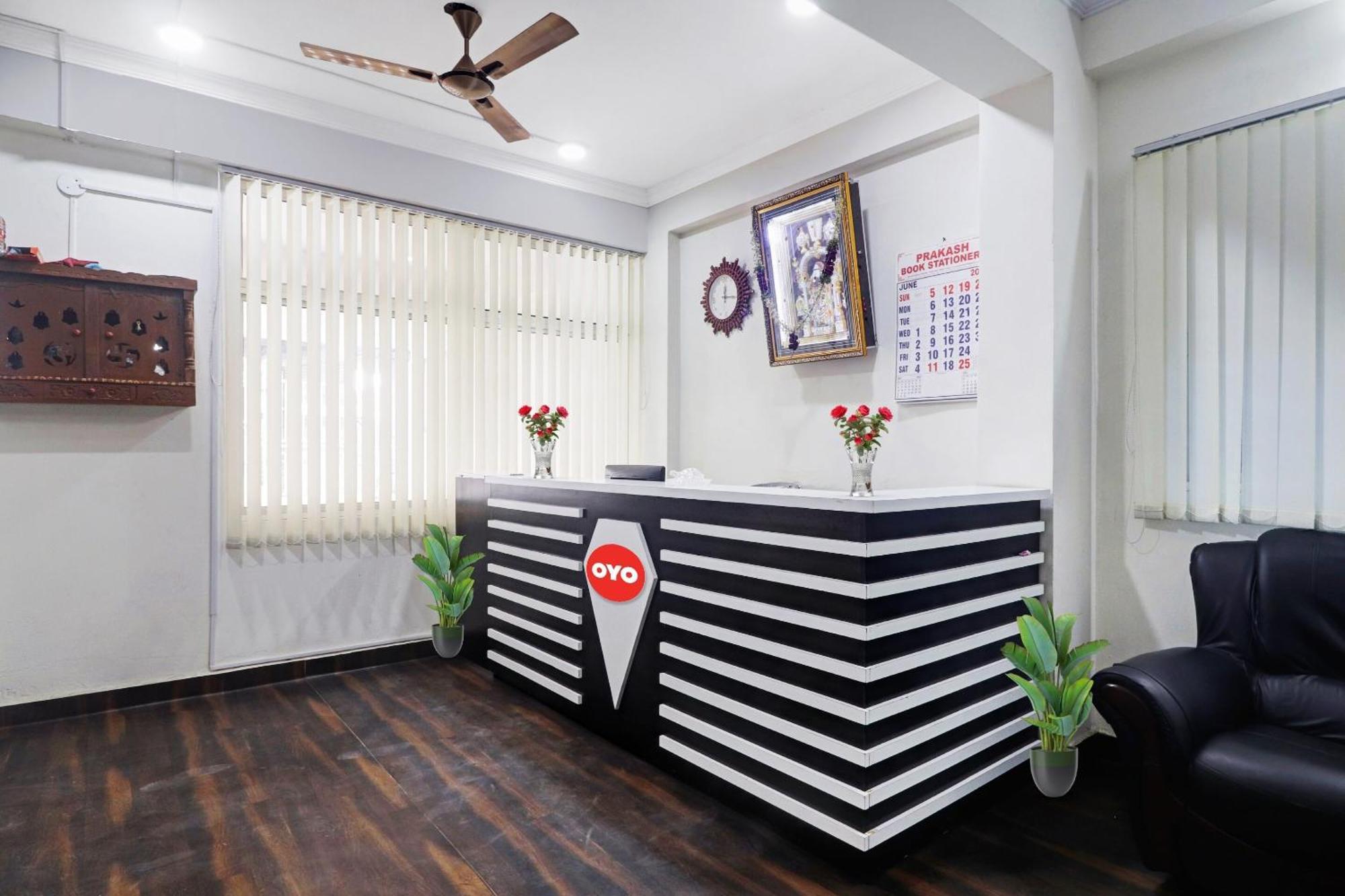 Oyo Vijay Laxmi Residency Near Erragadda Metro Station 3*