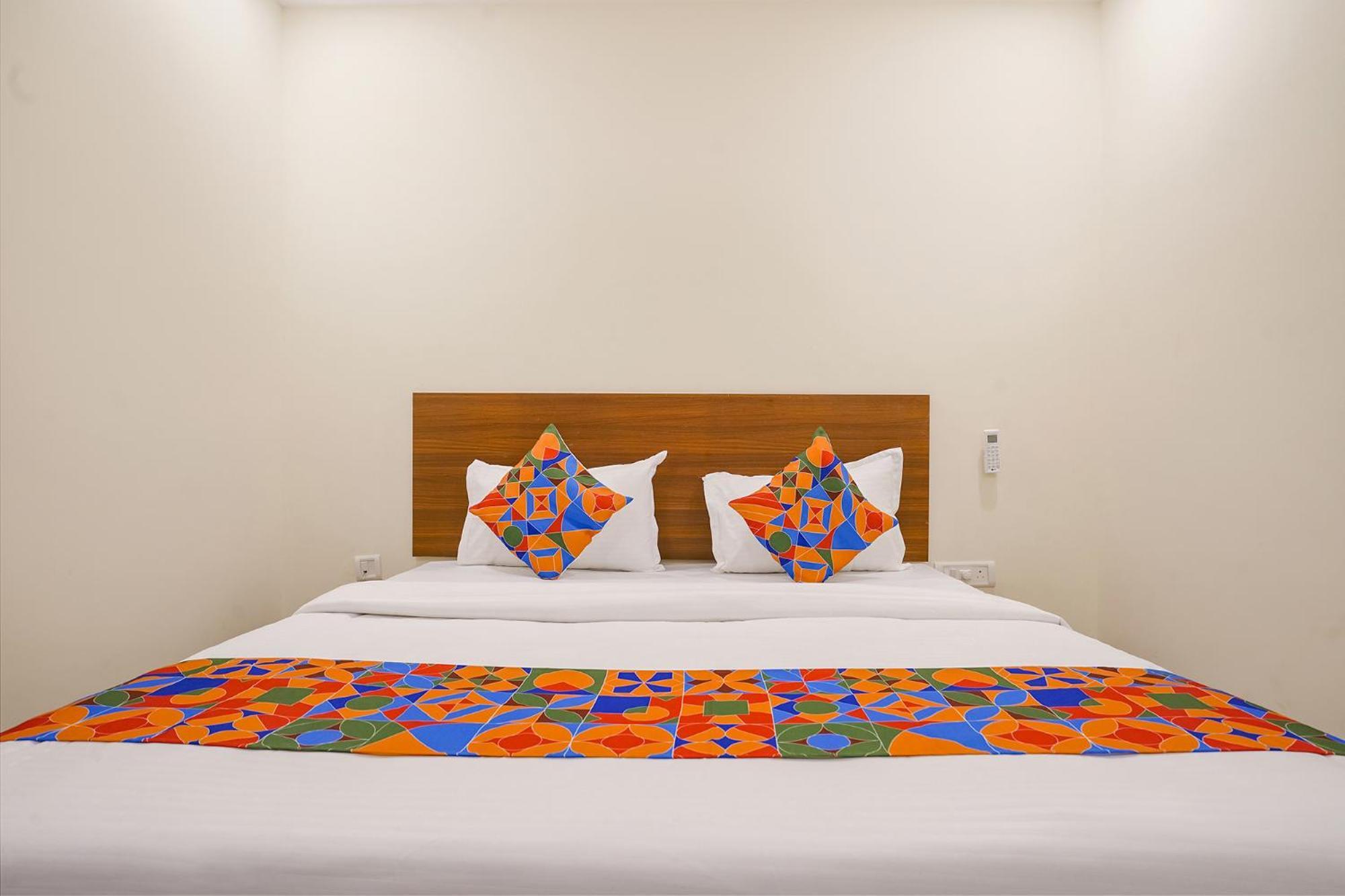 Hotel Fabhotel Air Live - Nr Ameerpet Metro Station