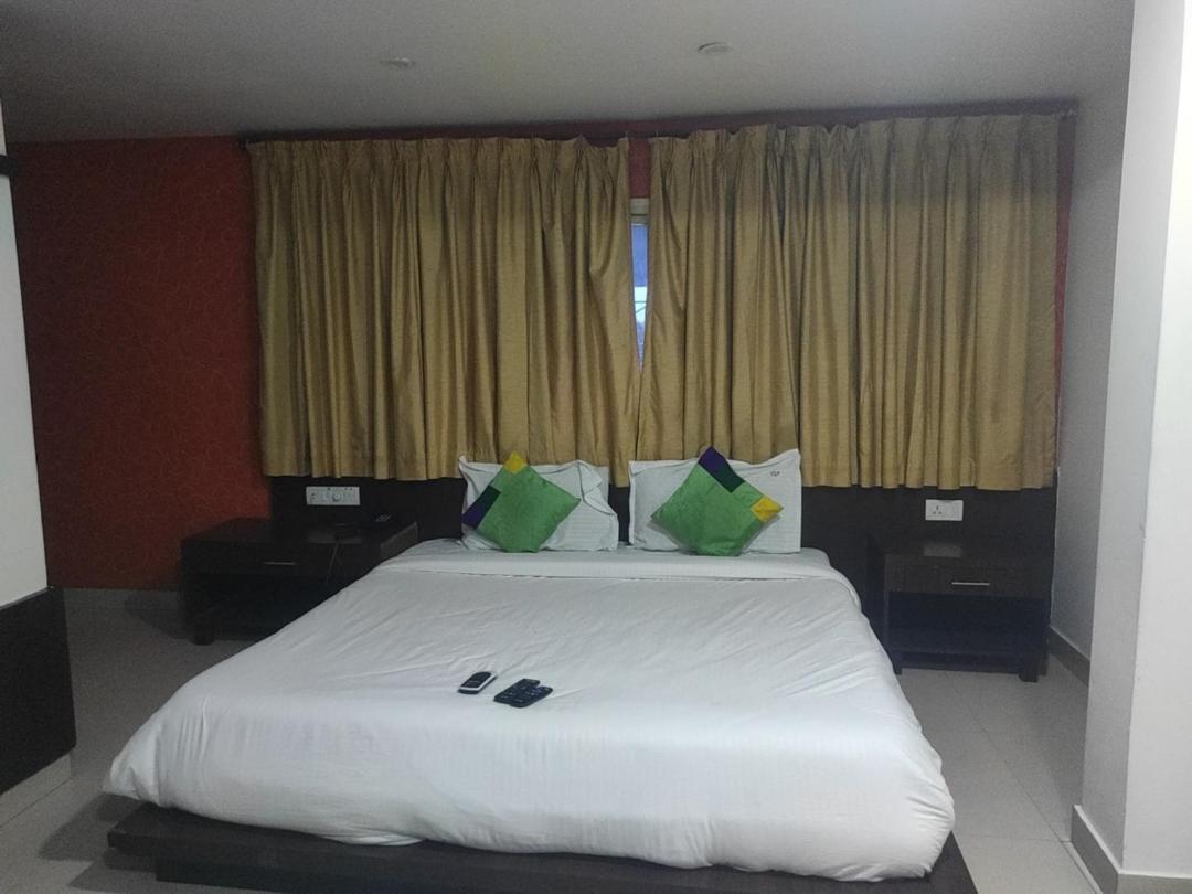 Hotel Amaze Grand Hyderabad