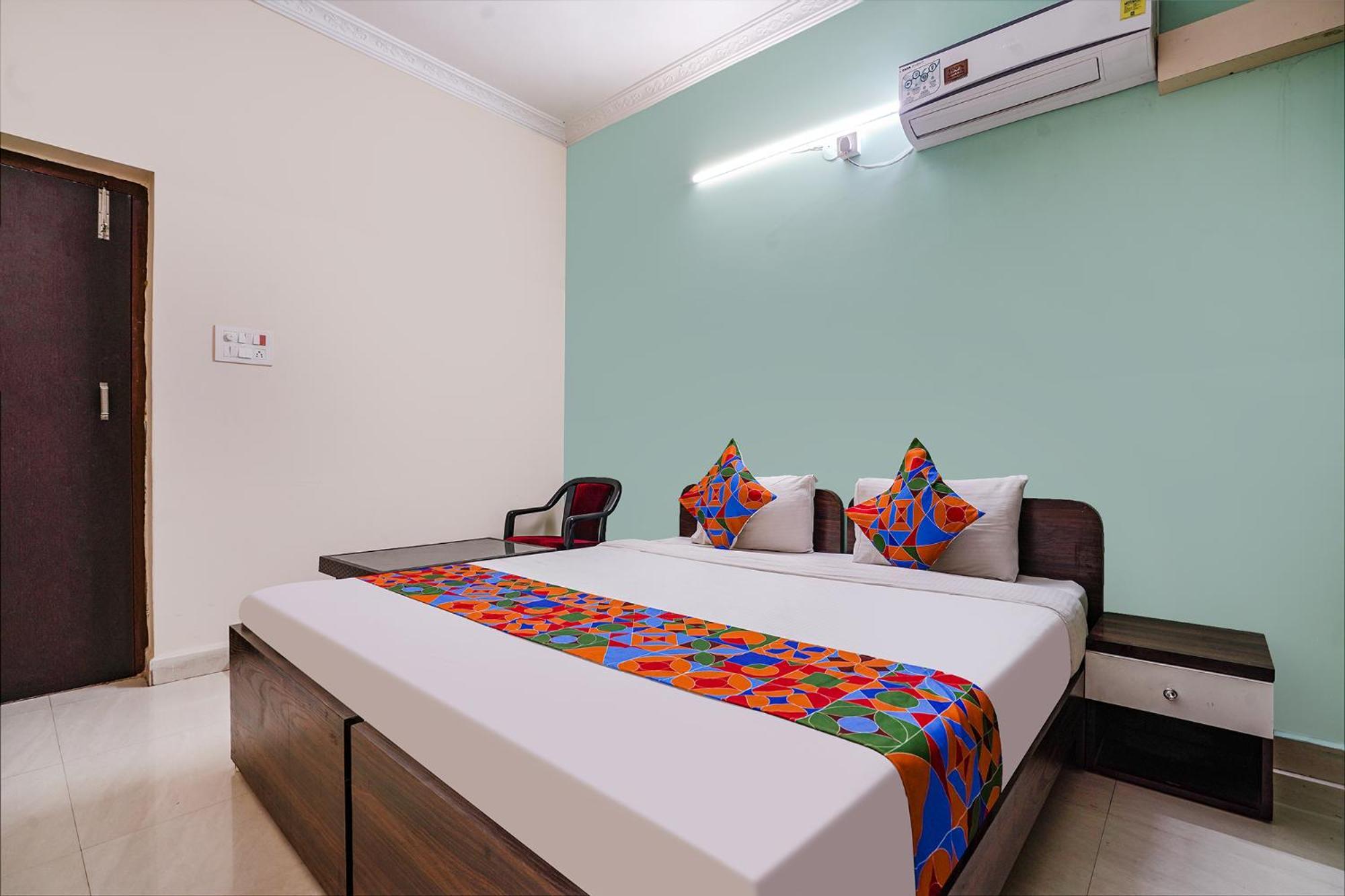 Fabexpress D Grand - Nr Jntu College Metro Station, Kukatpally Hyderabad