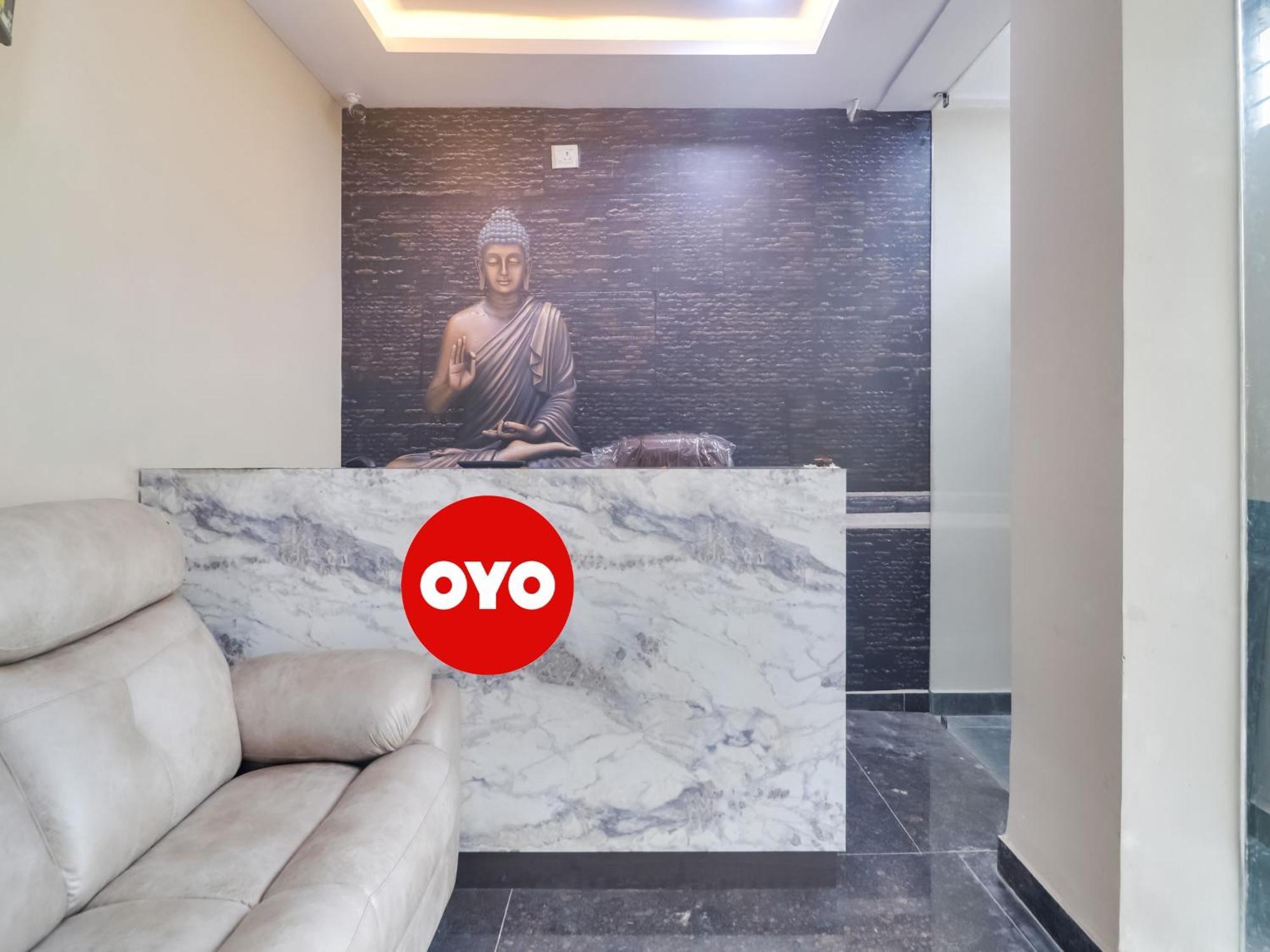O Red Stone Hotel