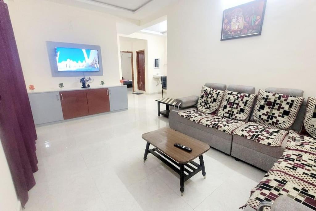 Verizon 2bhk Near Nizampet Apartment