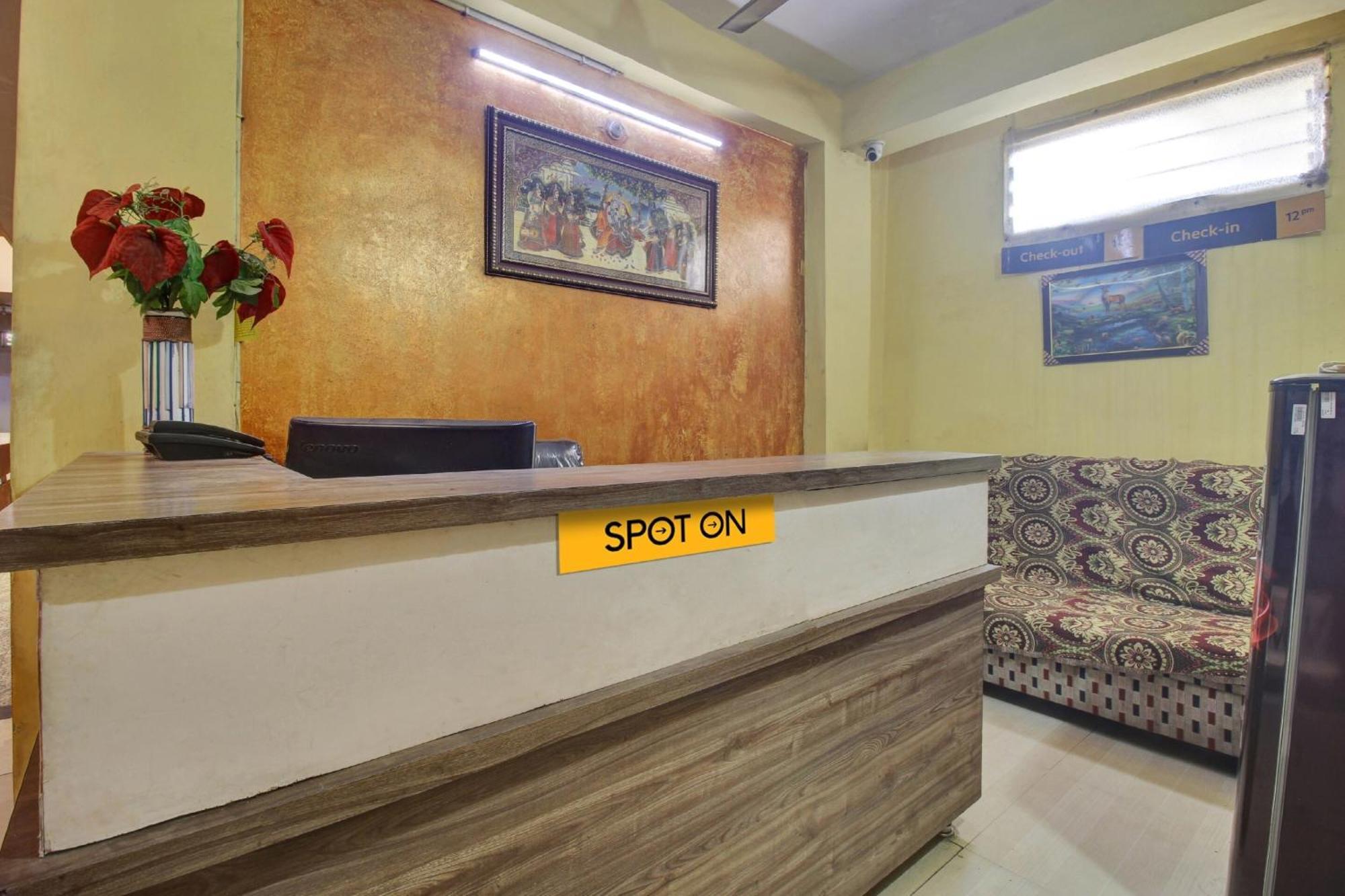 Spot On New Kaveri Hotel