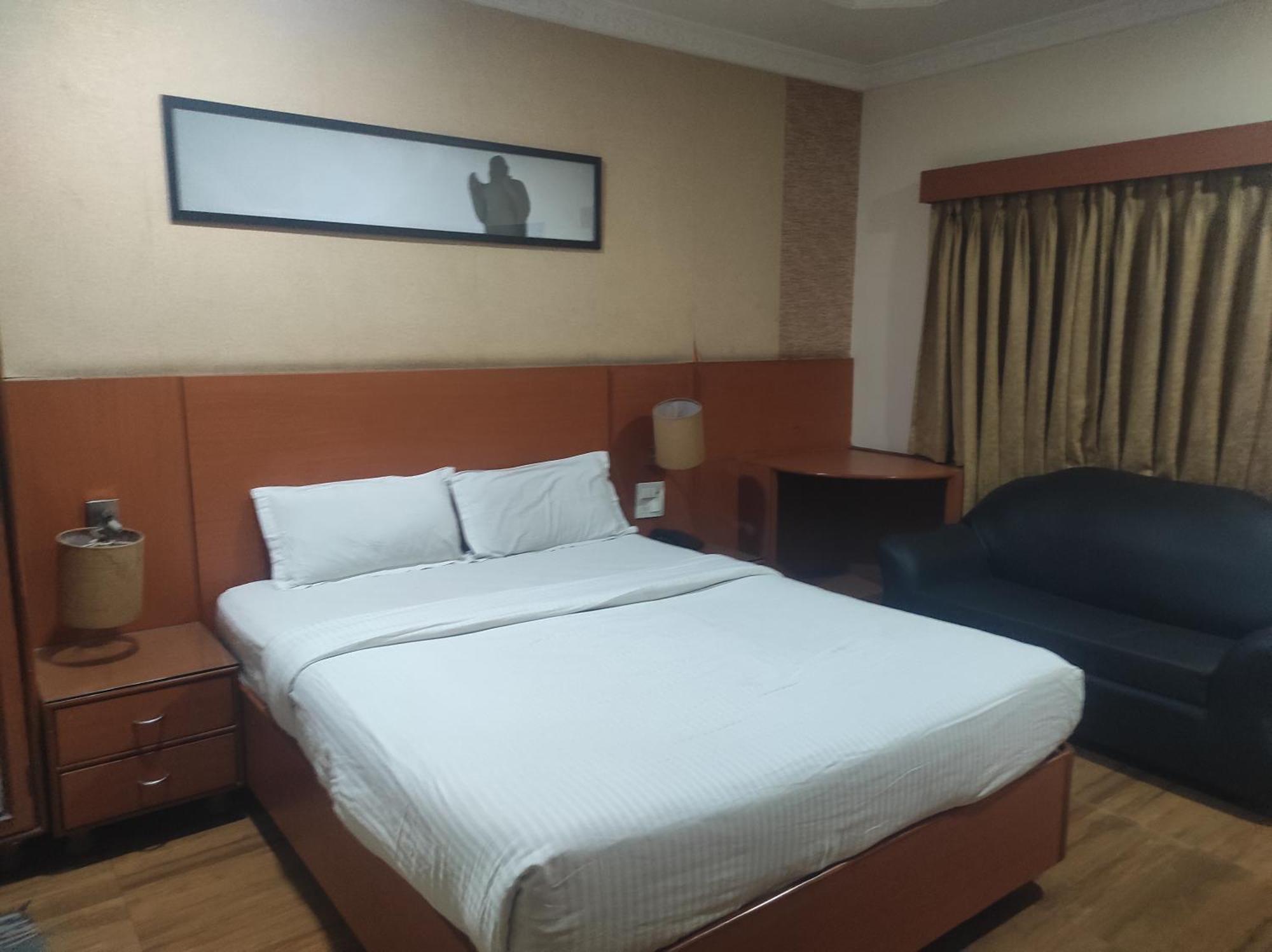 Hotel Amaze Grand 3*