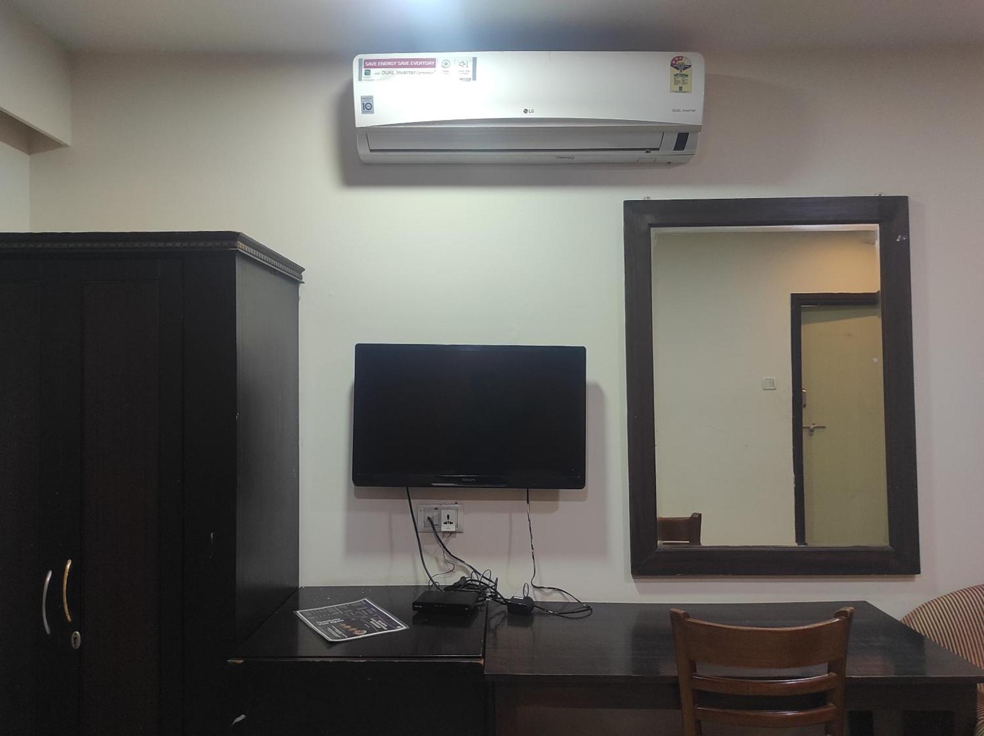 Hotel Amaze Grand Hyderabad