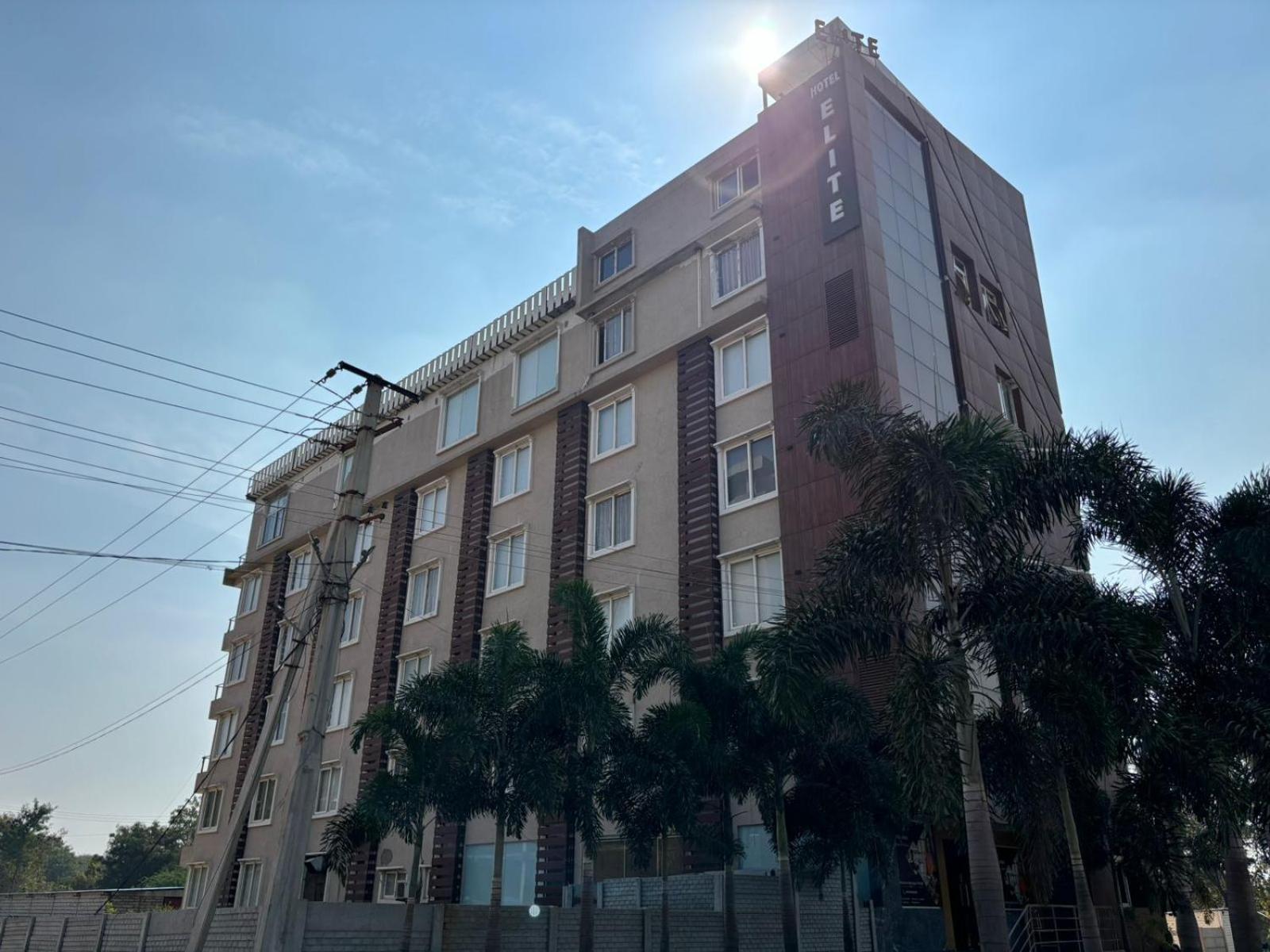 Elite By Signature Group Hotel
