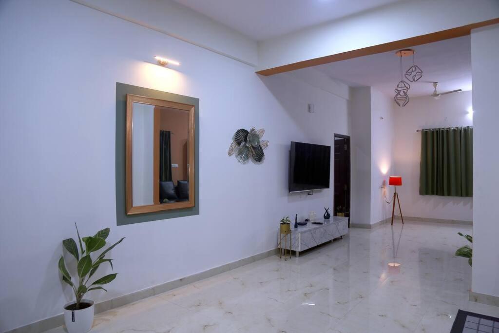 Apartment Veetil -3bhk A/c, Kukatpally, Hyderabad