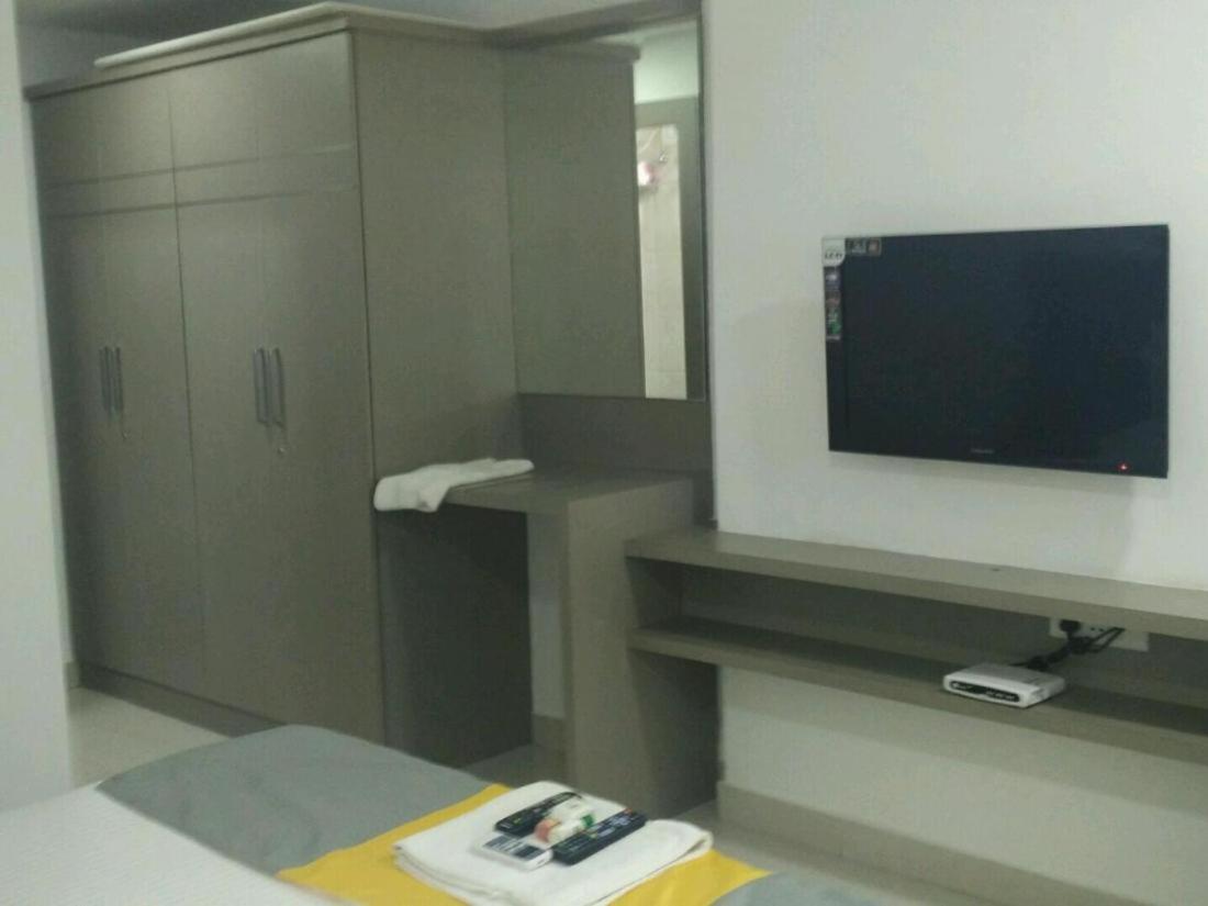 Guest house Cosy With Private Bath And Work Desk *