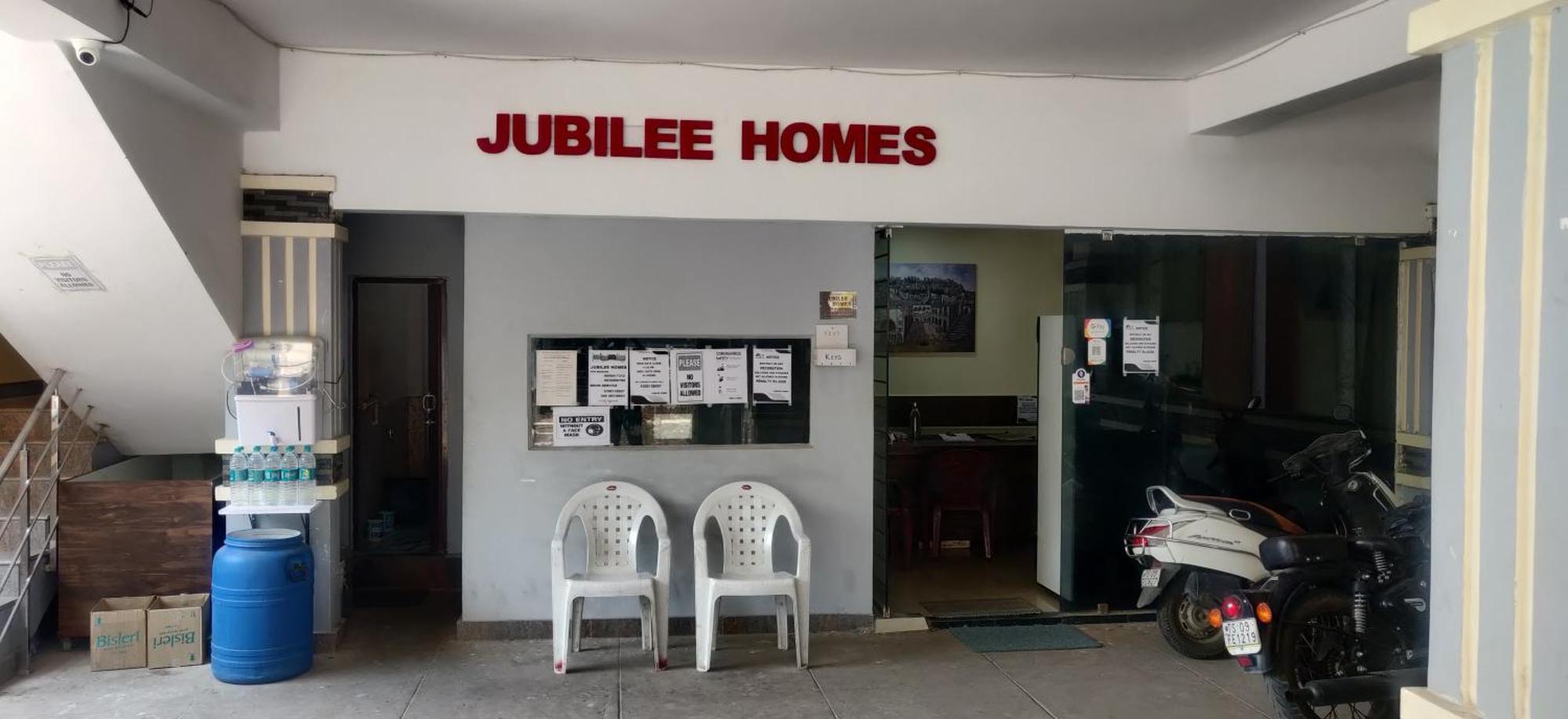 Hotel Jubilee Homes *