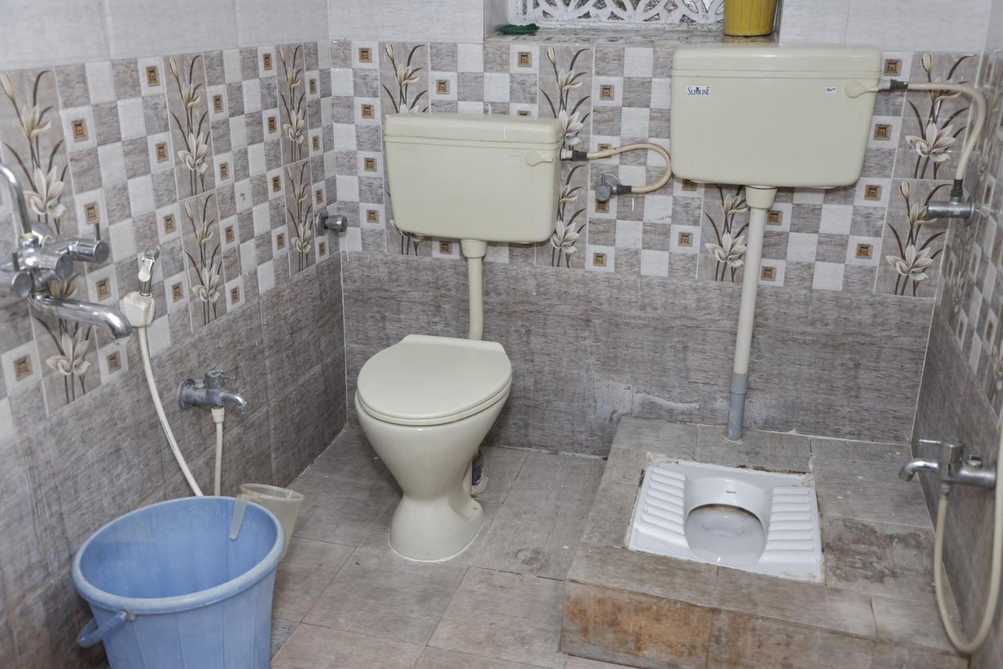 1 For 4 Guests Or 2 Bhk For 4 To 10 Guests With Ac For Families Apartamento Hyderabad