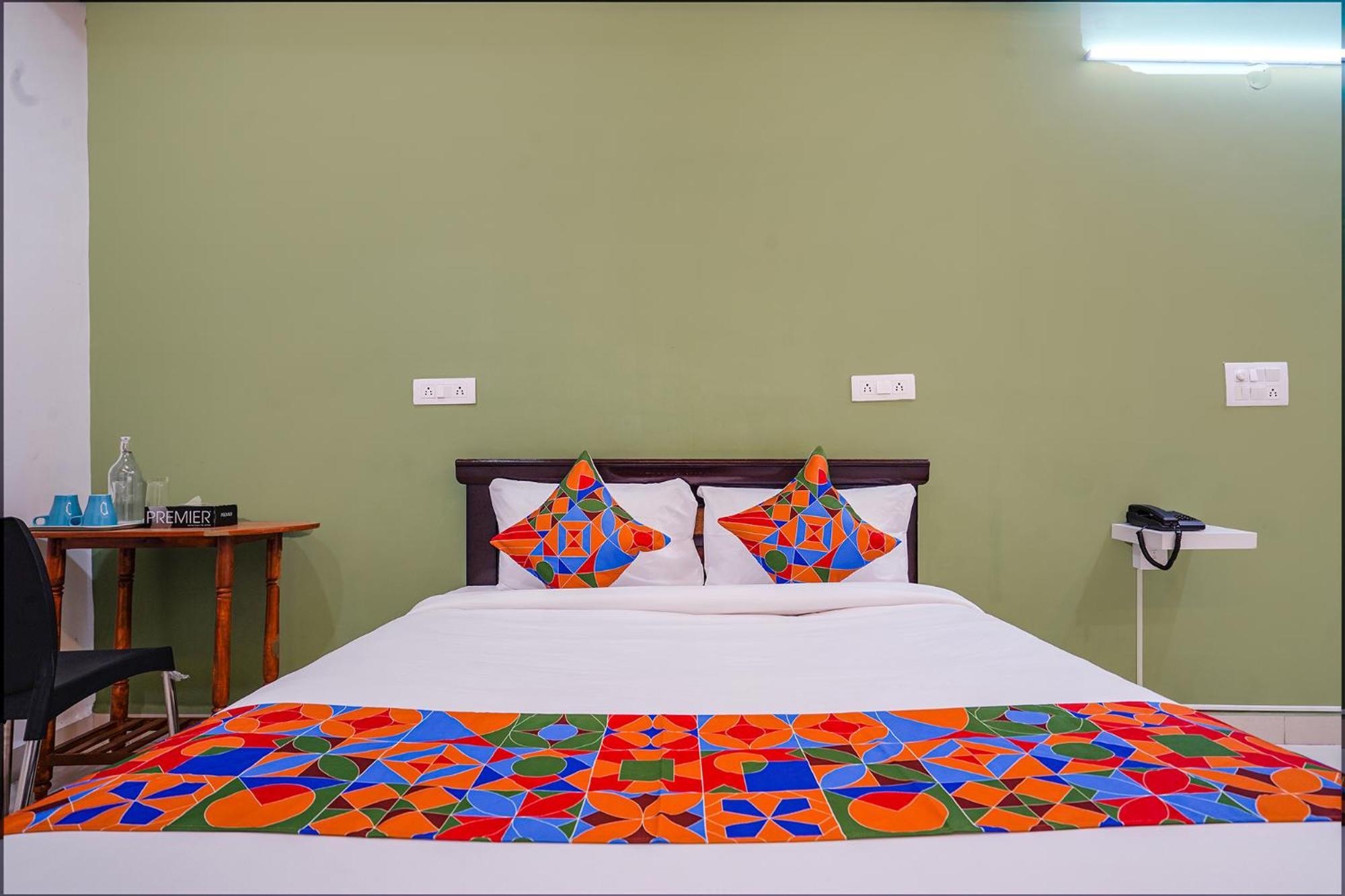 Fabhotel Cozy