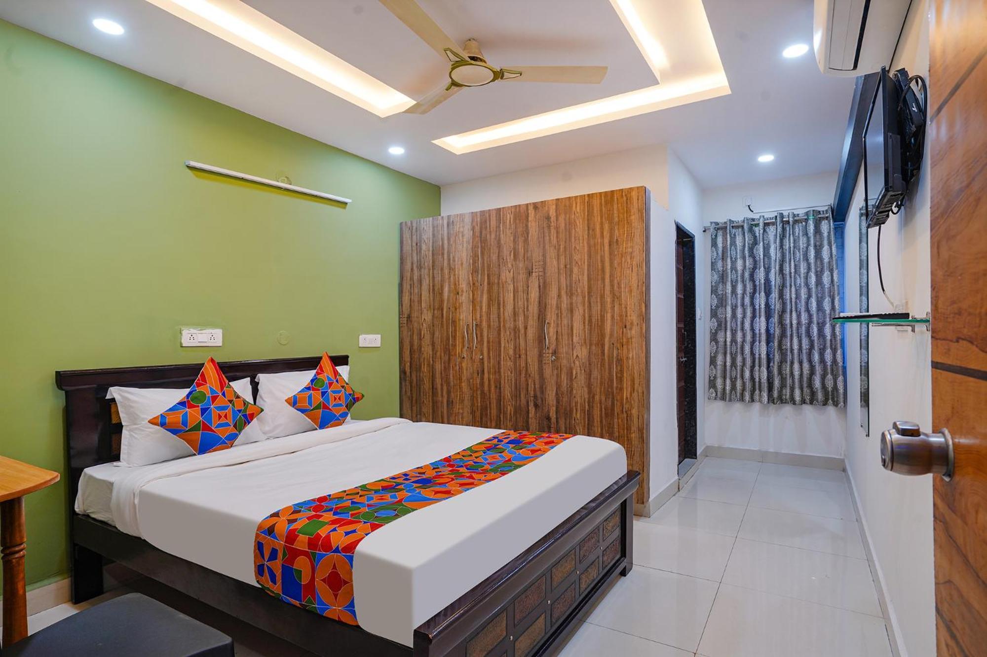 Fabhotel Cozy