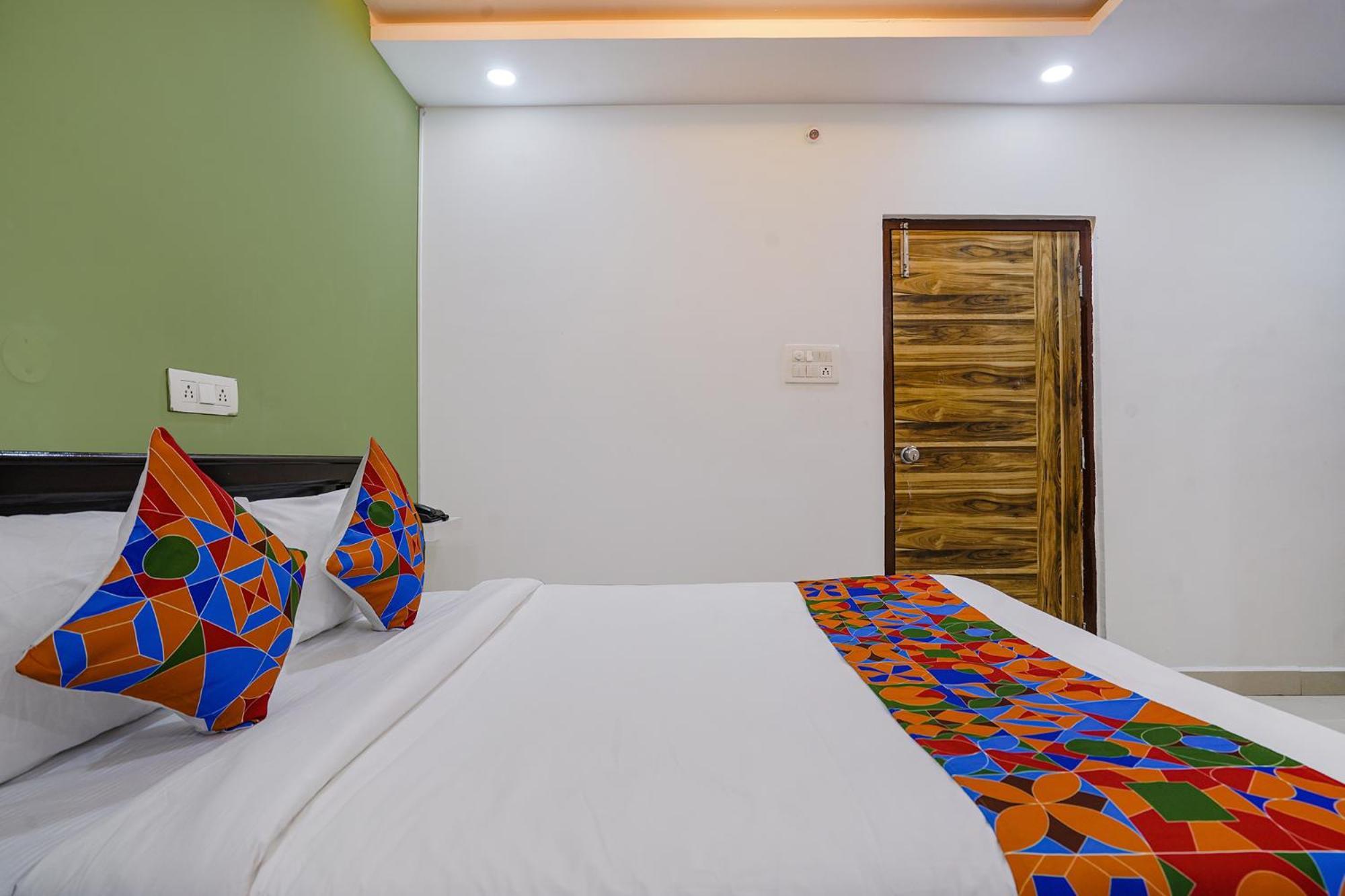 Hotel Fabhotel Cozy 3*