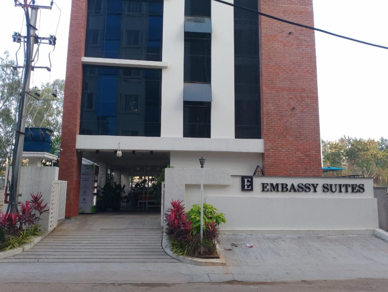 Hotel The Embassy