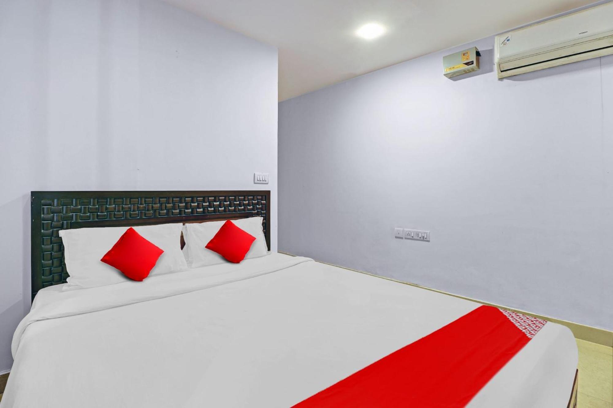 Hotel Oyo 18341 Flagship Metro International 3*