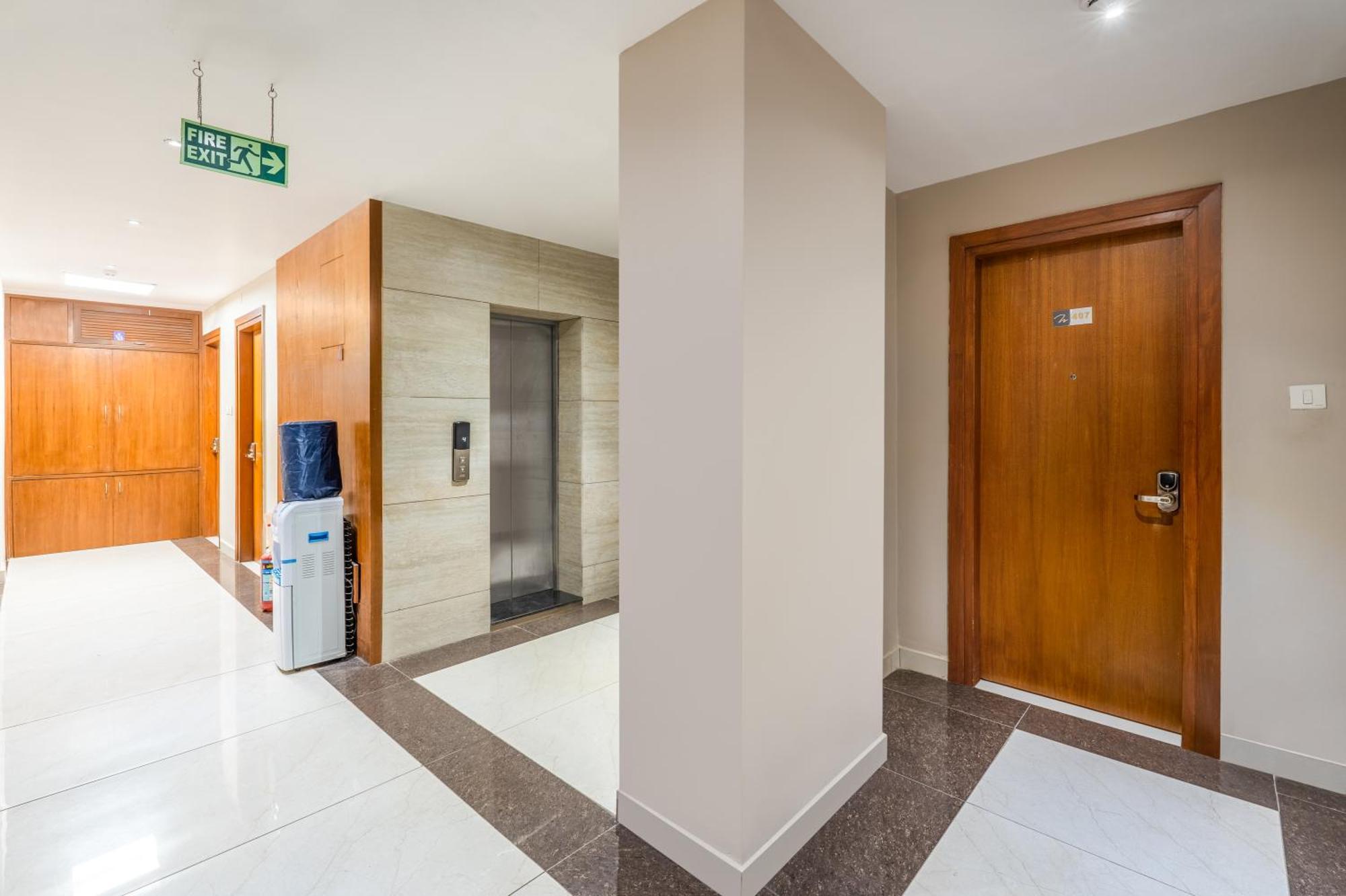 Hotel Westside Hitech