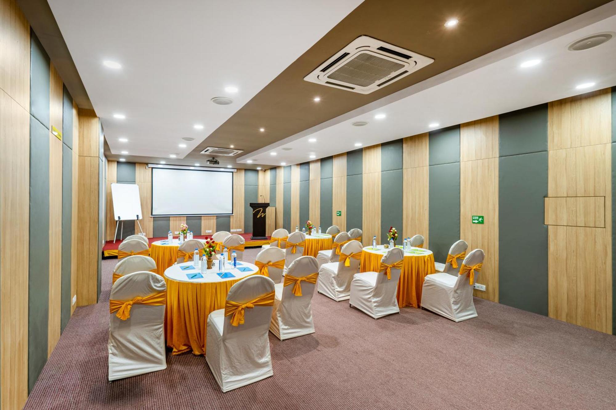 Hotel Westside Hitech *