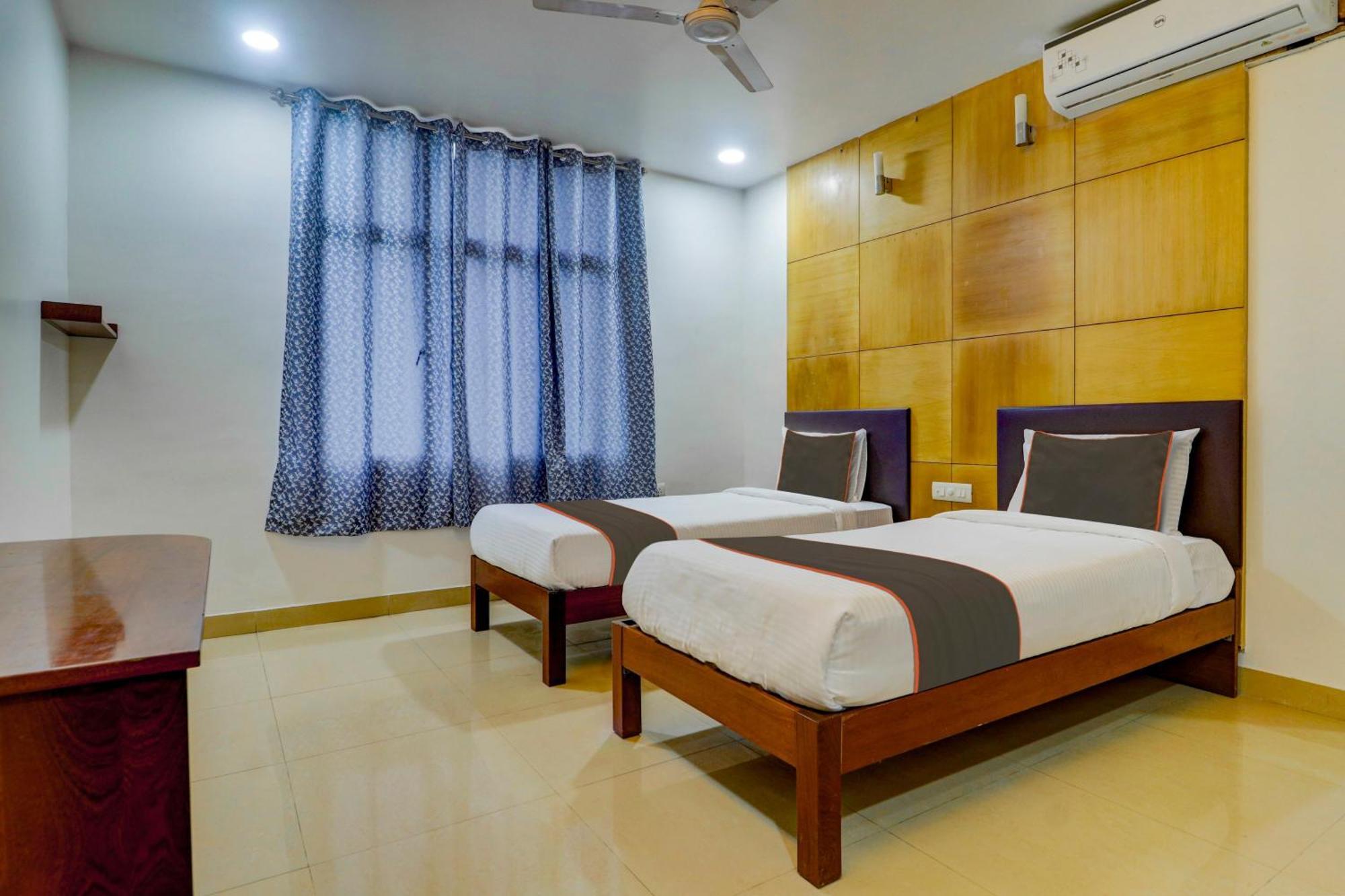 Capital O Qualia Heights Madhapur Beside Cyber Tower 3*