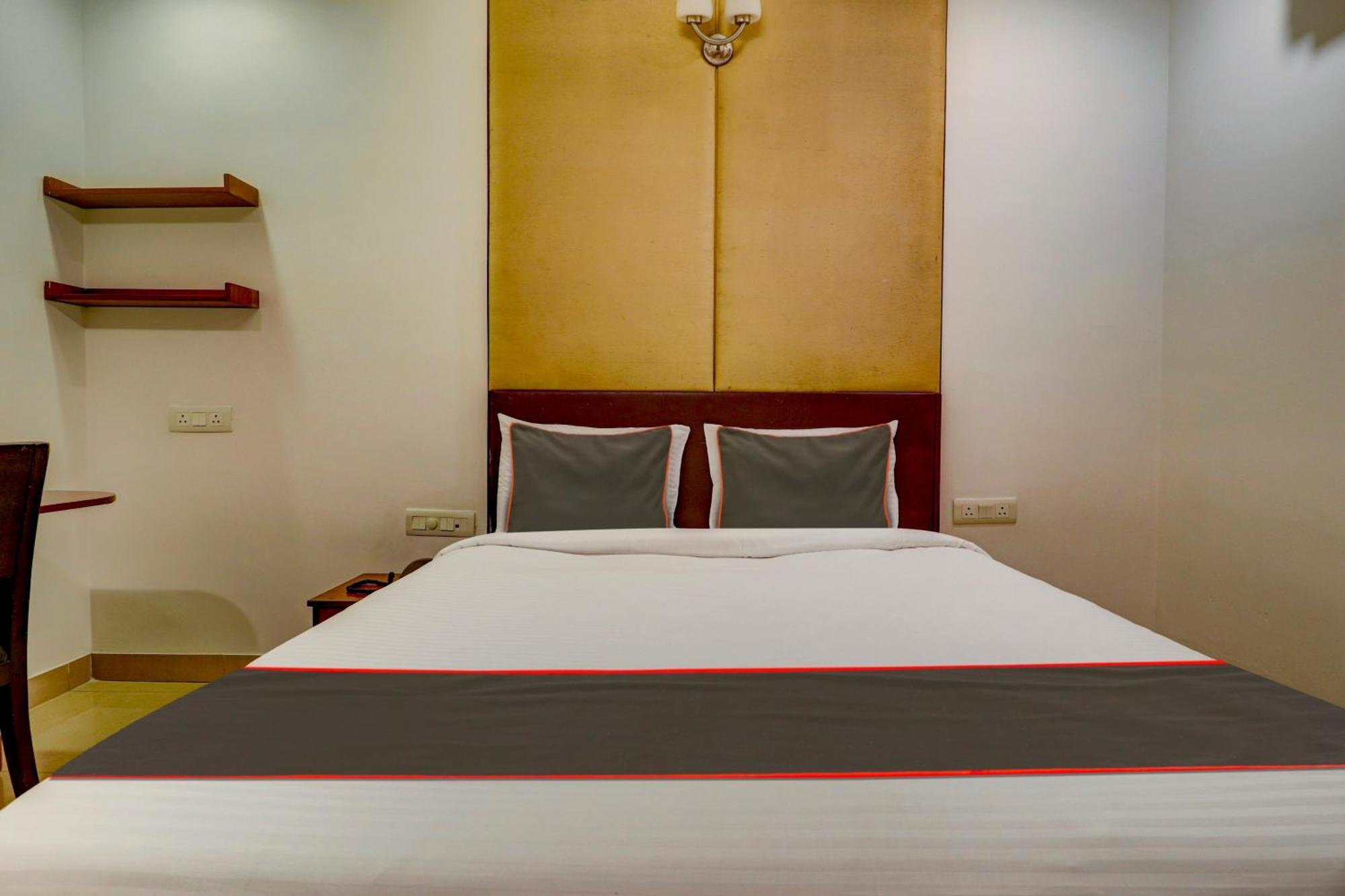 Capital O Qualia Heights Madhapur Beside Cyber Tower Hotel 3*