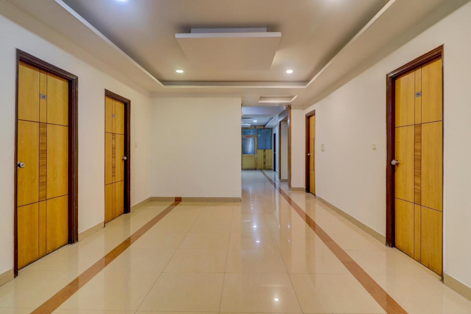 Capital O Qualia Heights Madhapur Beside Cyber Tower 3* Hyderabad