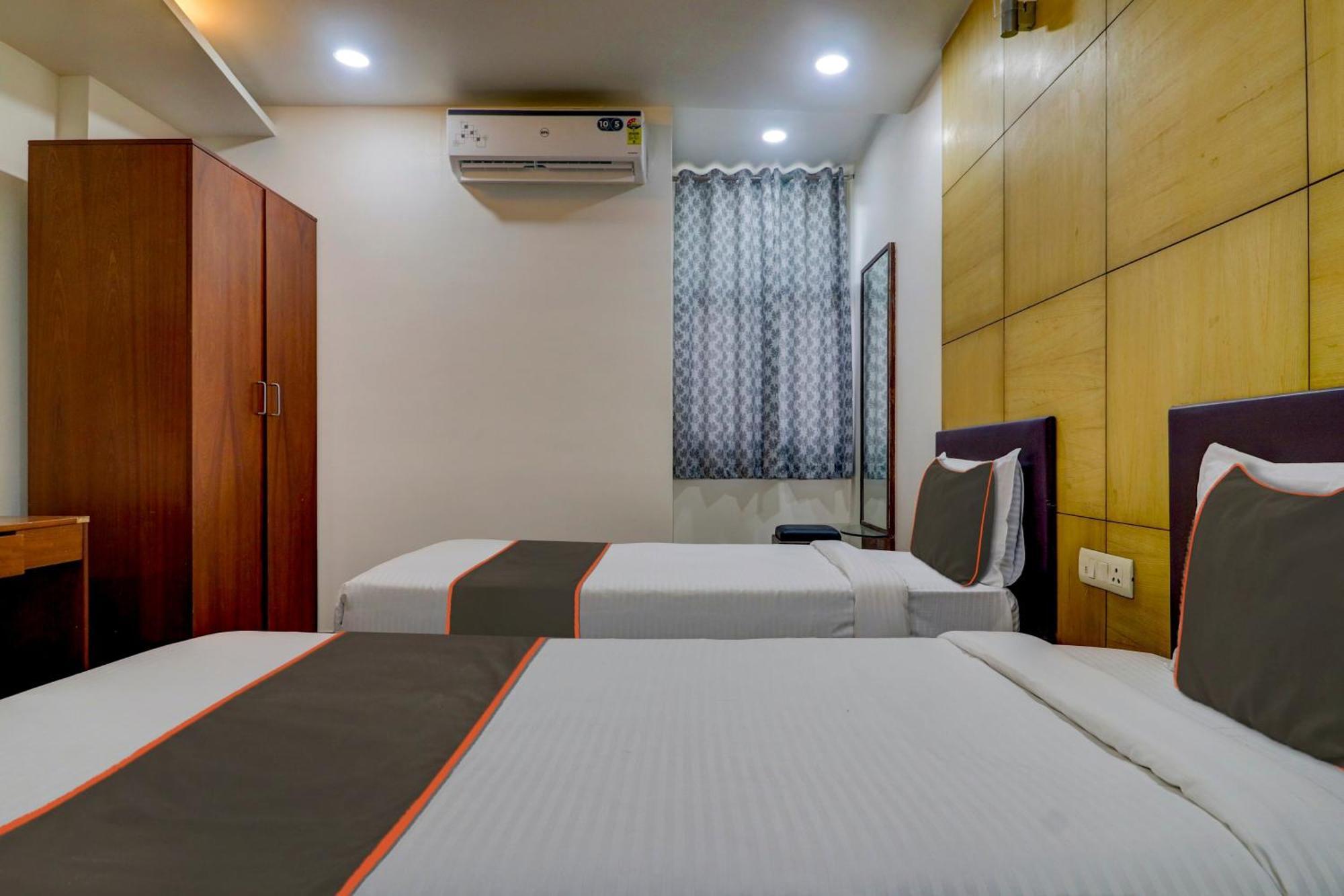 Hotel Capital O Qualia Heights Madhapur Beside Cyber Tower