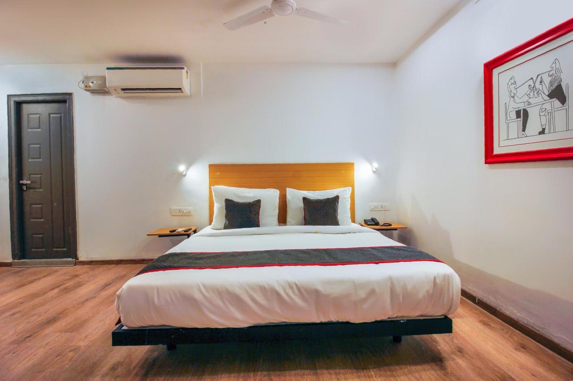Hotel Super Townhouse Rcc Sunrise 4*