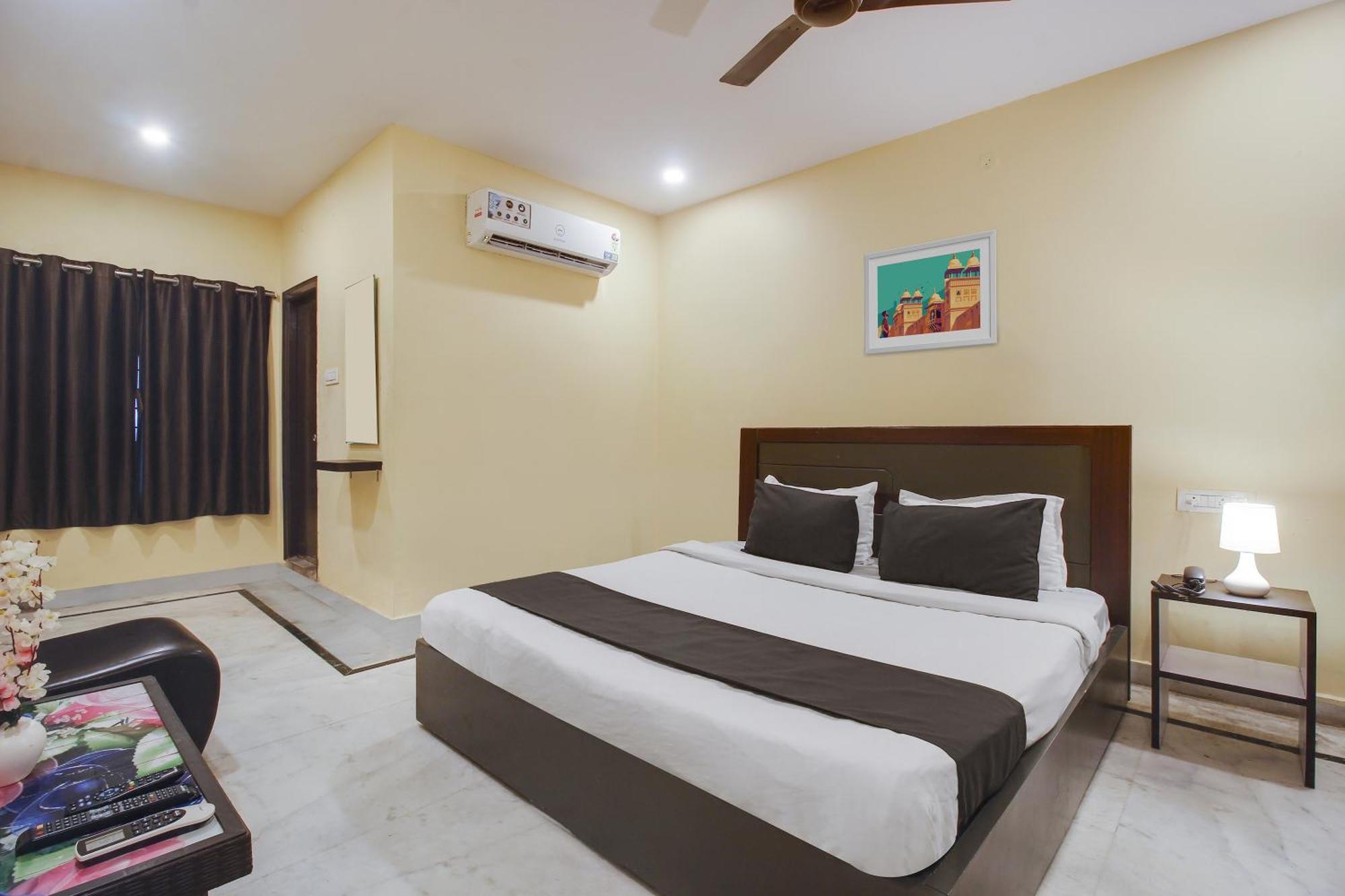 O Anuguna Tulasi Grand Near Jntu Hotel 3*