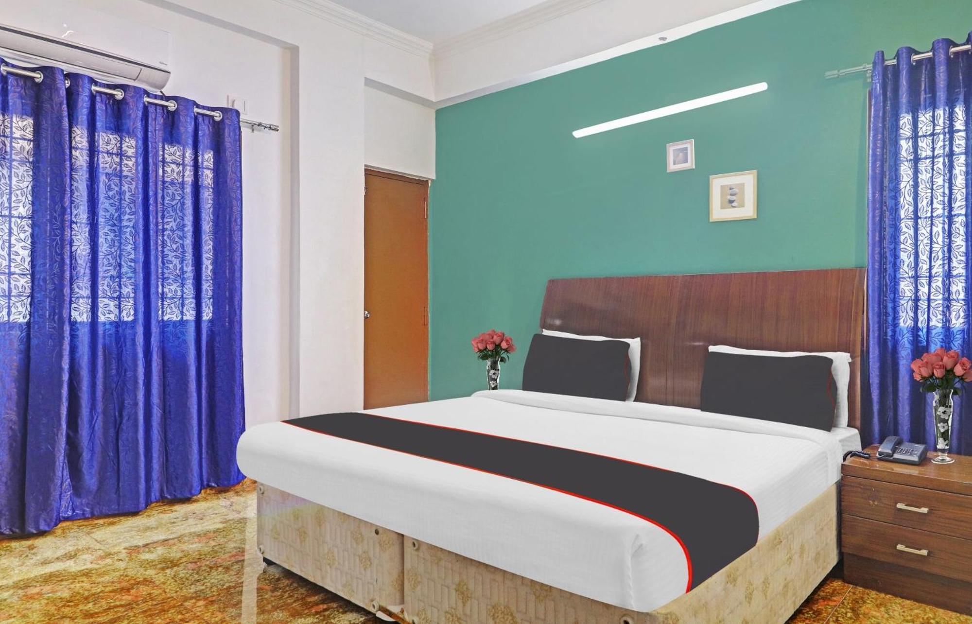Hotel Capital O Halcyon Inr Madhapur