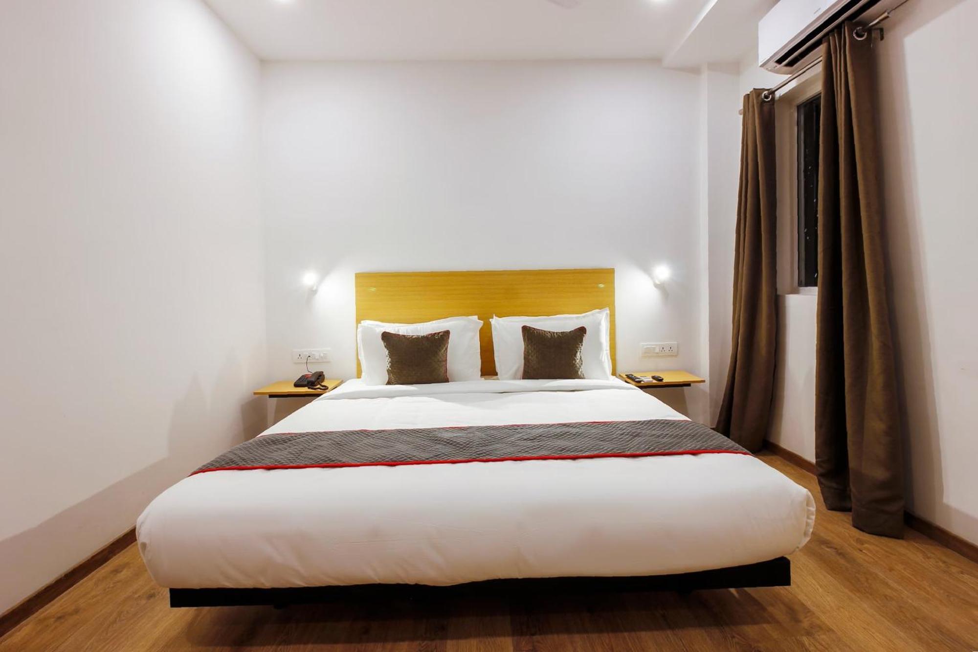 Hotel Super Townhouse Rcc Elite Hyderabad