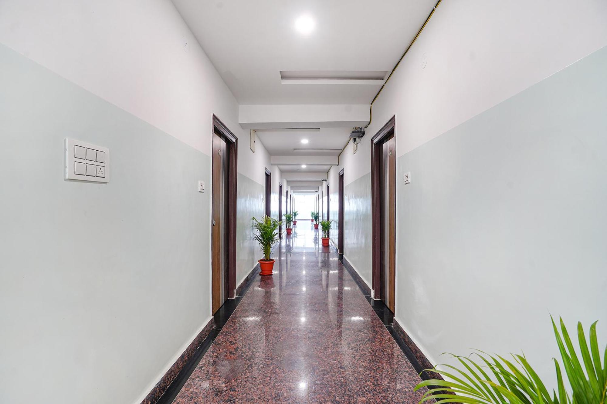 Hotel Fabhotel Sri Karthikeya Grand - Nr Nexus Mall, Kukatpally