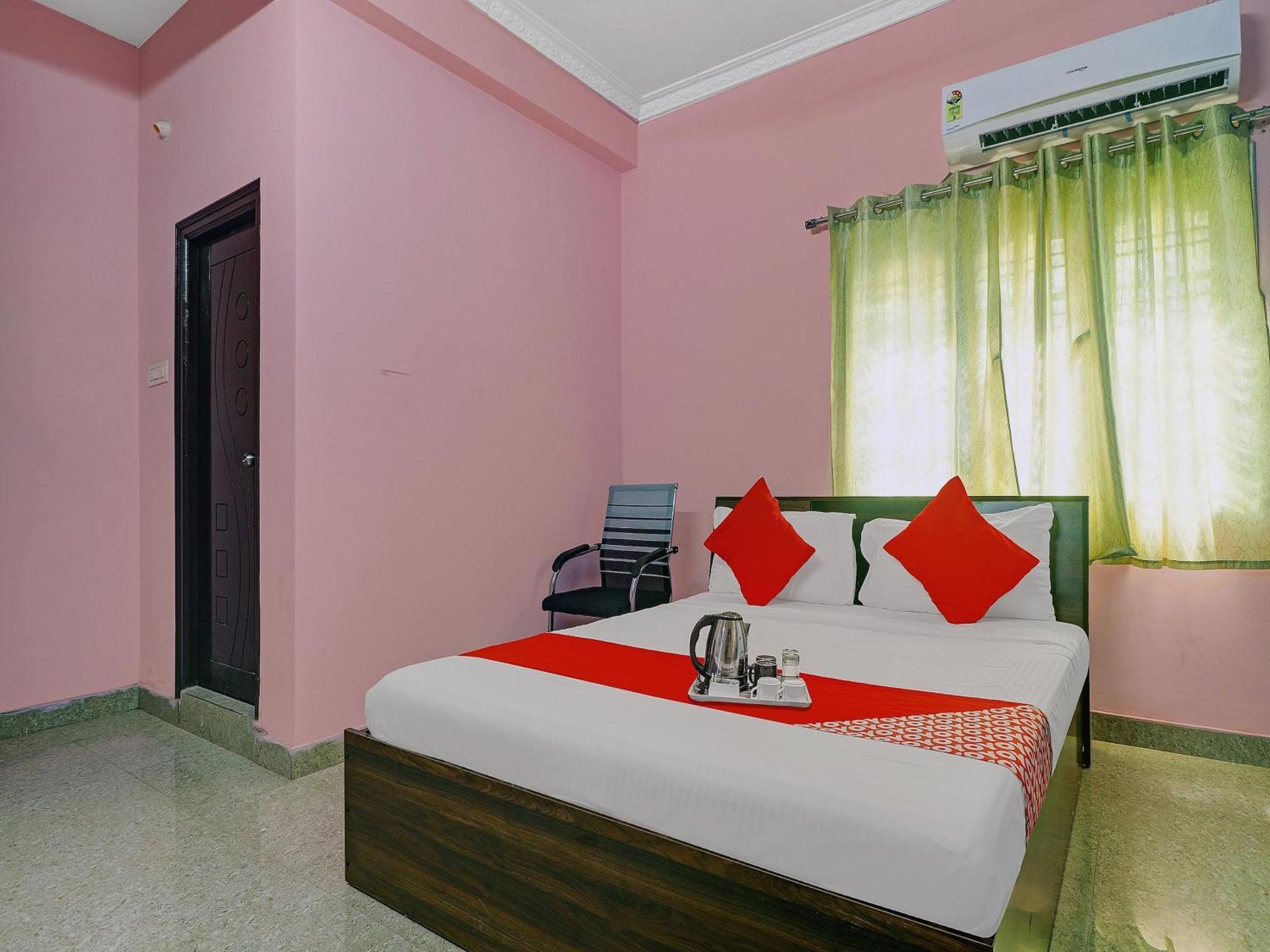 Hotel O S V Residency Kajaguda Near Gachibowli 3*