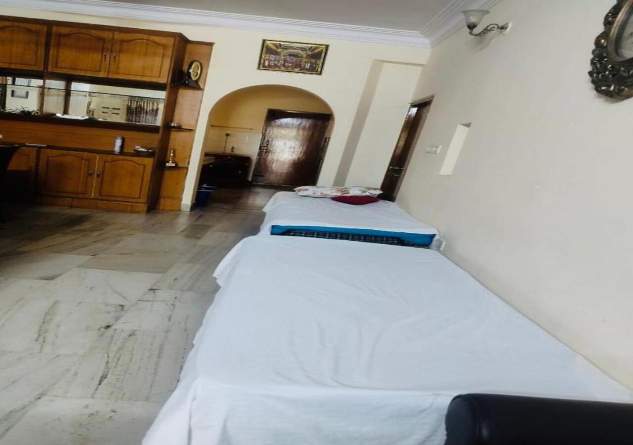Individual Near Apollo Jubilee Hills * Hyderabad