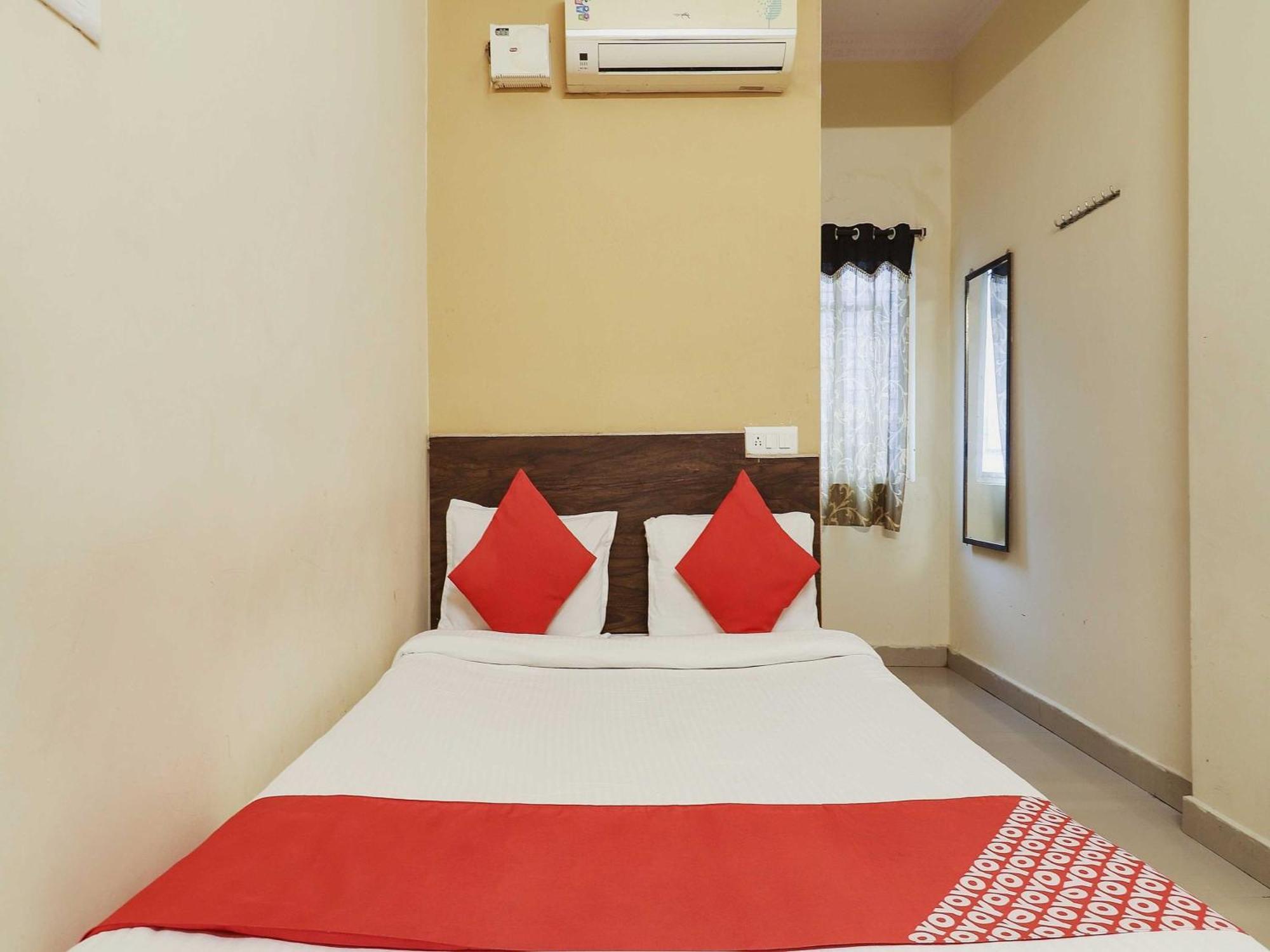 O Sai Pariwar Near Snow World Hotel