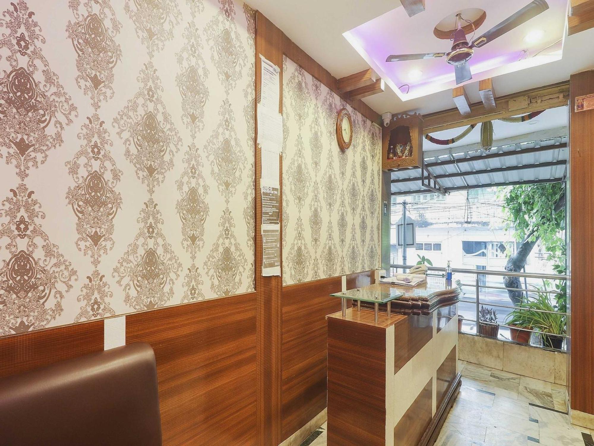 O Sai Pariwar Near Snow World Hotel 4*